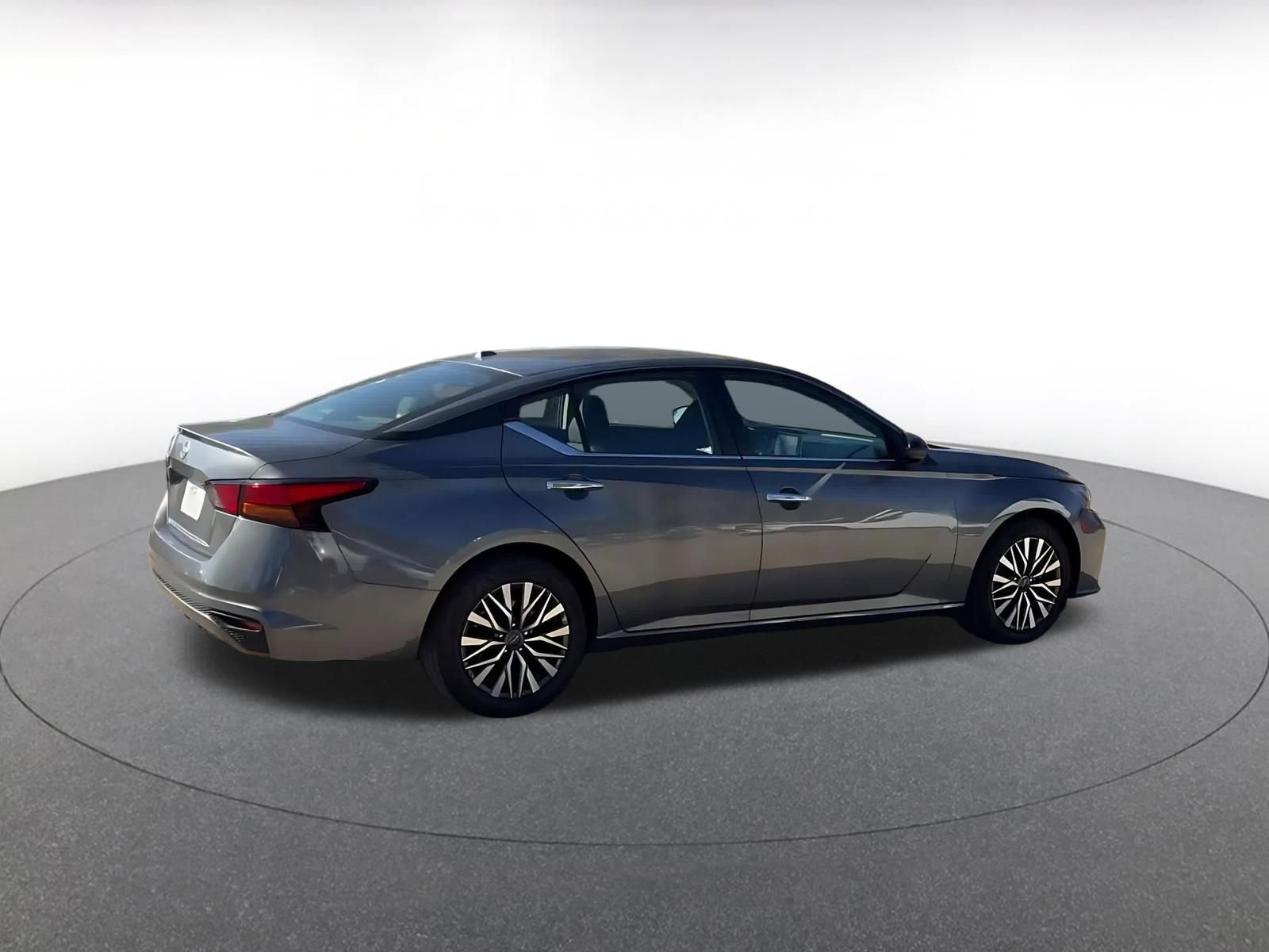 Thumbnail: 2025 Nissan Altima - 15