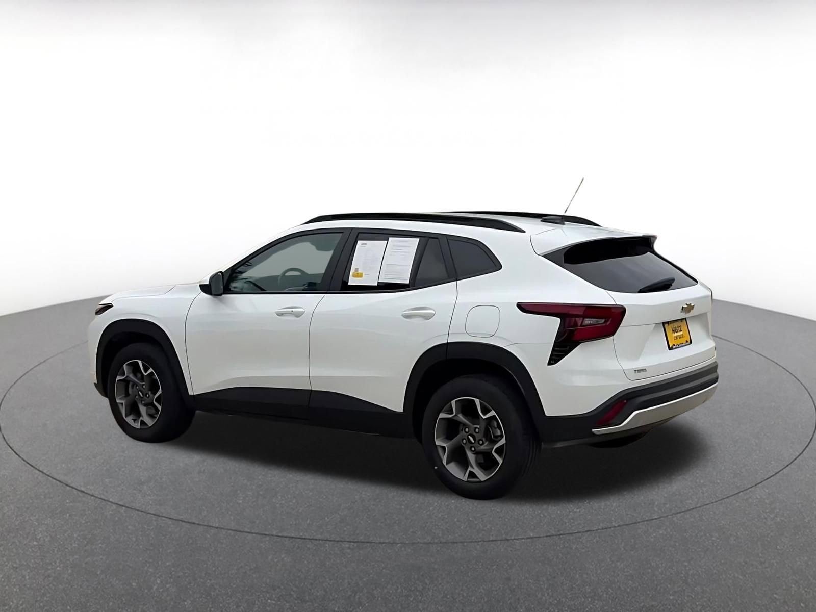 Thumbnail: 2025 Chevrolet Trax - 10