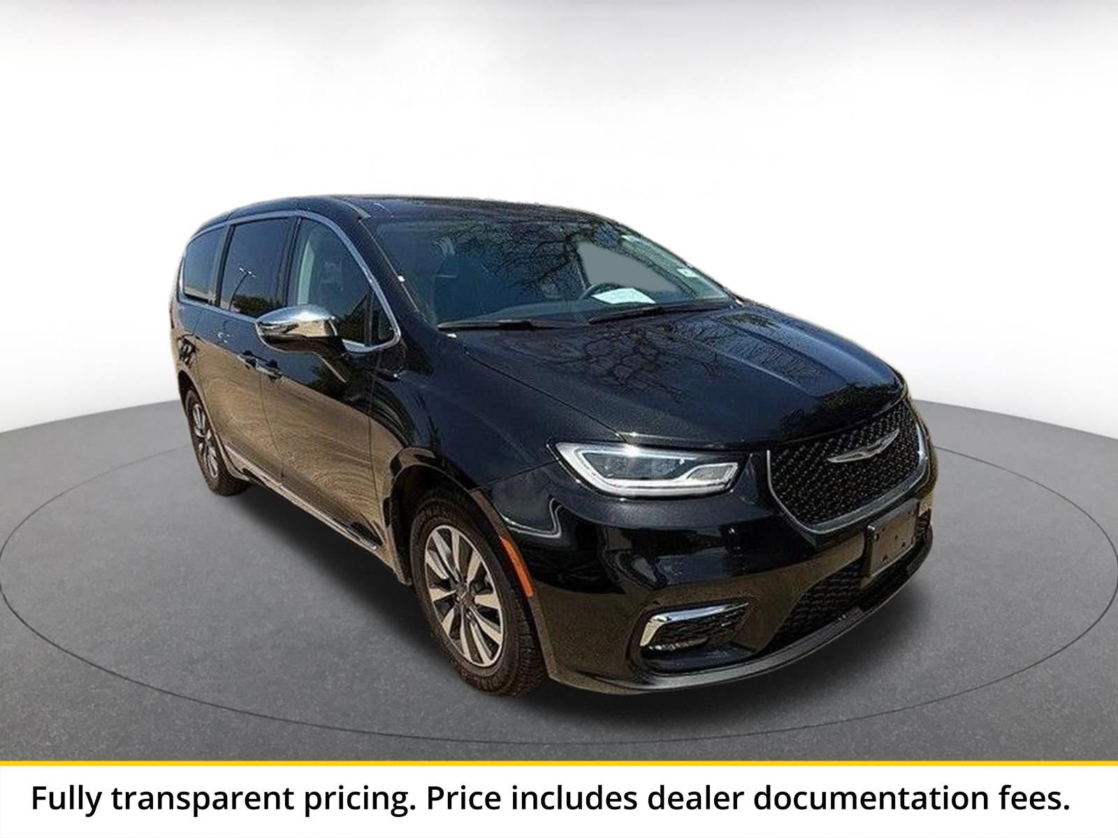 Thumbnail: 2023 Chrysler Pacifica - 1