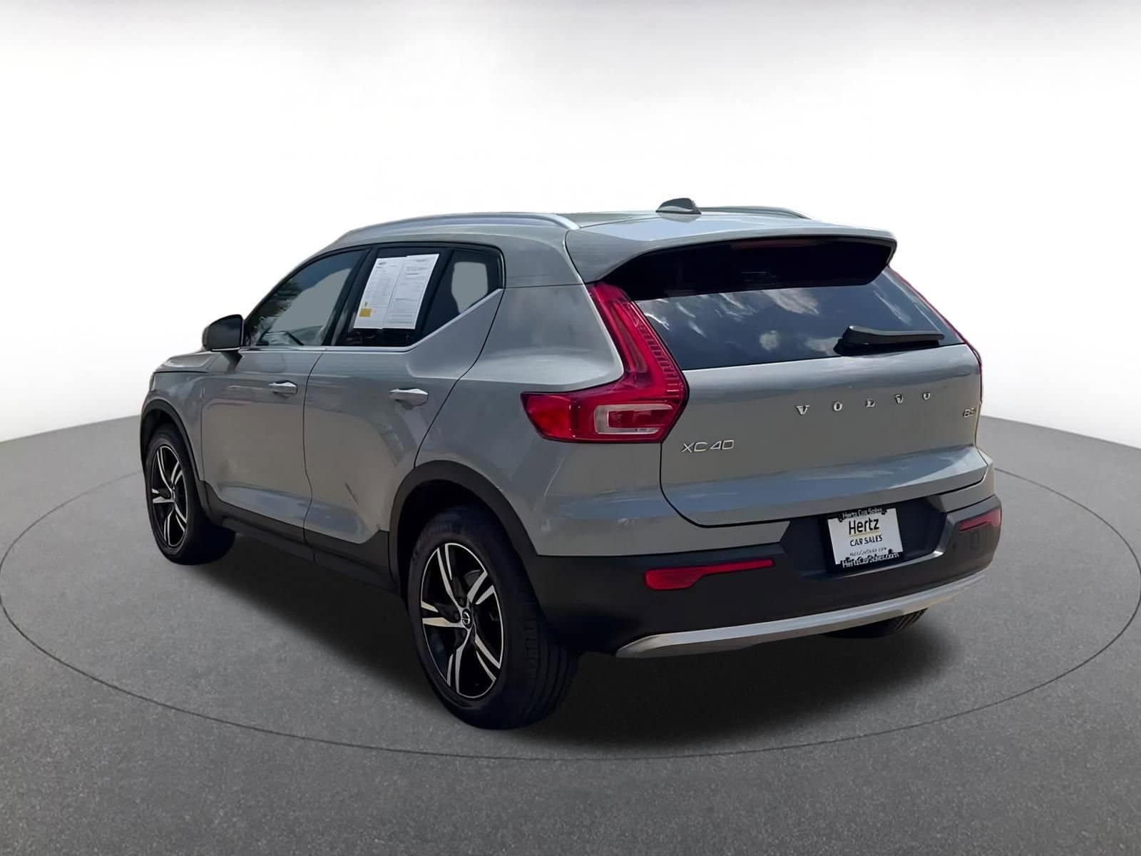 Thumbnail: 2024 Volvo XC40 - 11