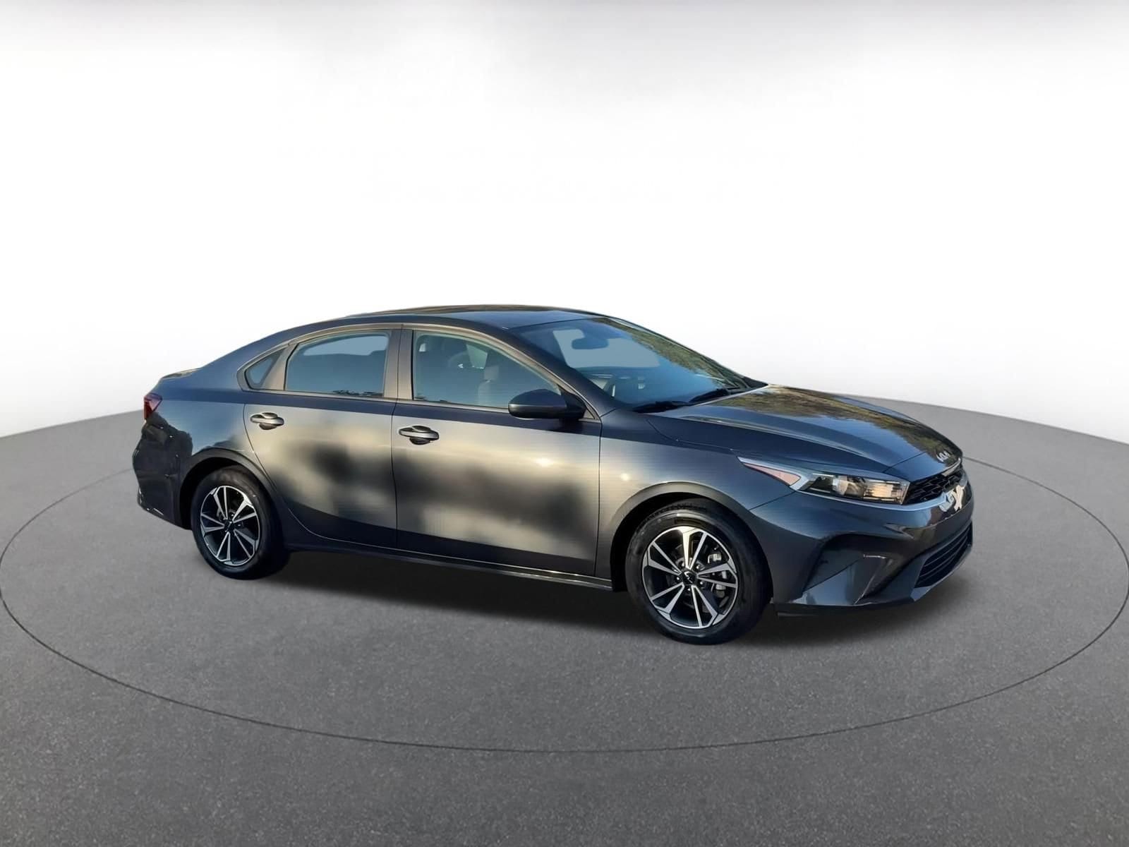 Thumbnail: 2024 Kia Forte - 2