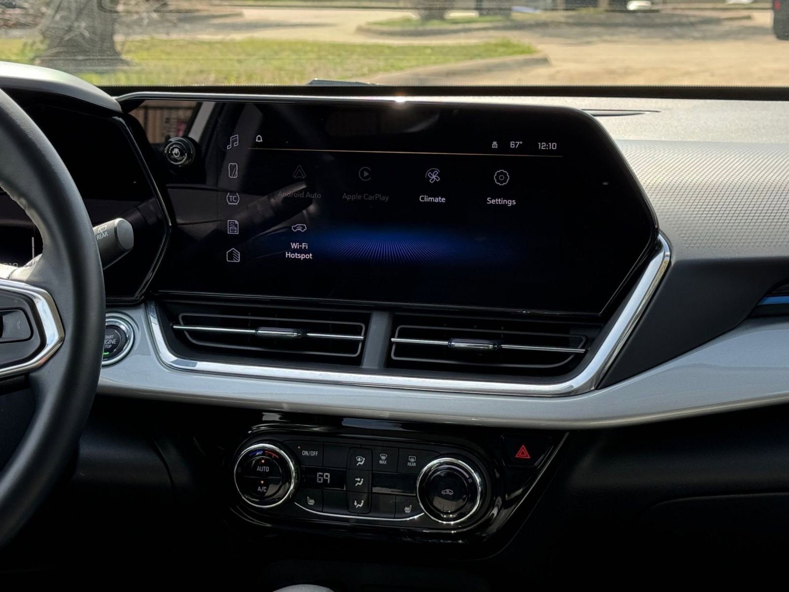 Thumbnail: 2025 Chevrolet Trax - 17