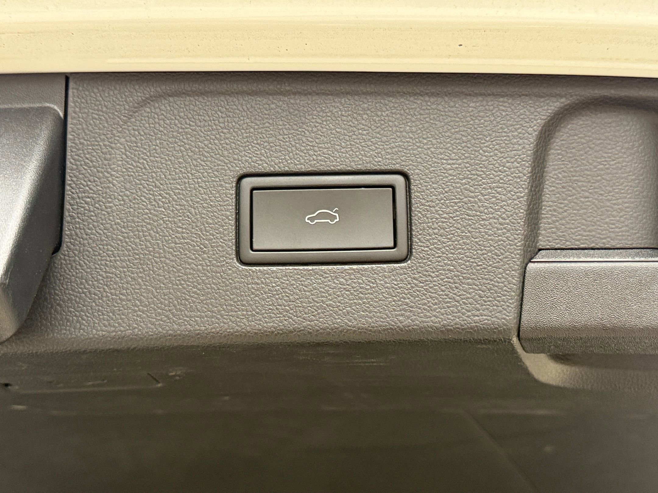 Thumbnail: 2025 Volkswagen Atlas - 24