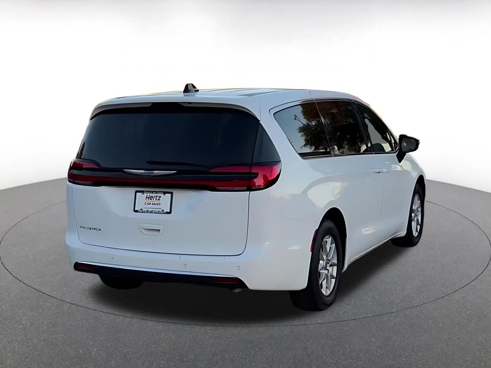 Thumbnail: 2025 Chrysler Pacifica - 15