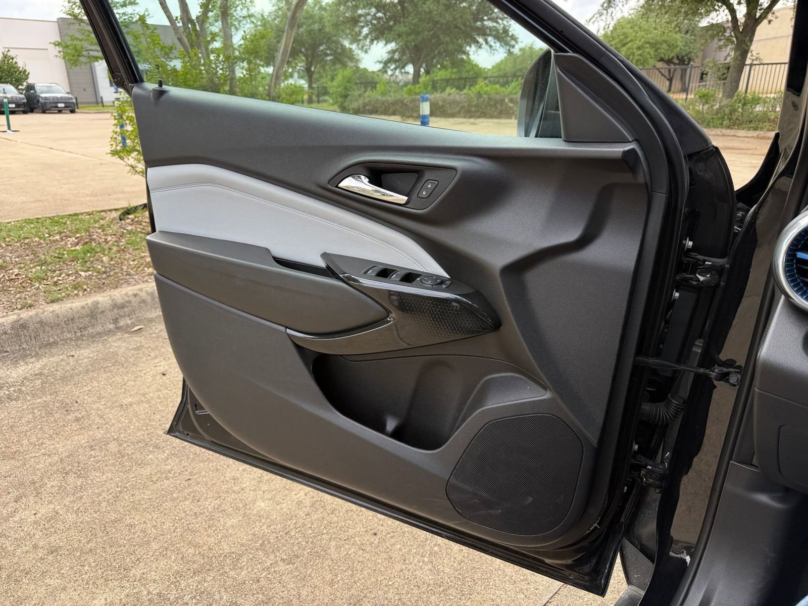 Thumbnail: 2025 Chevrolet Trax - 18