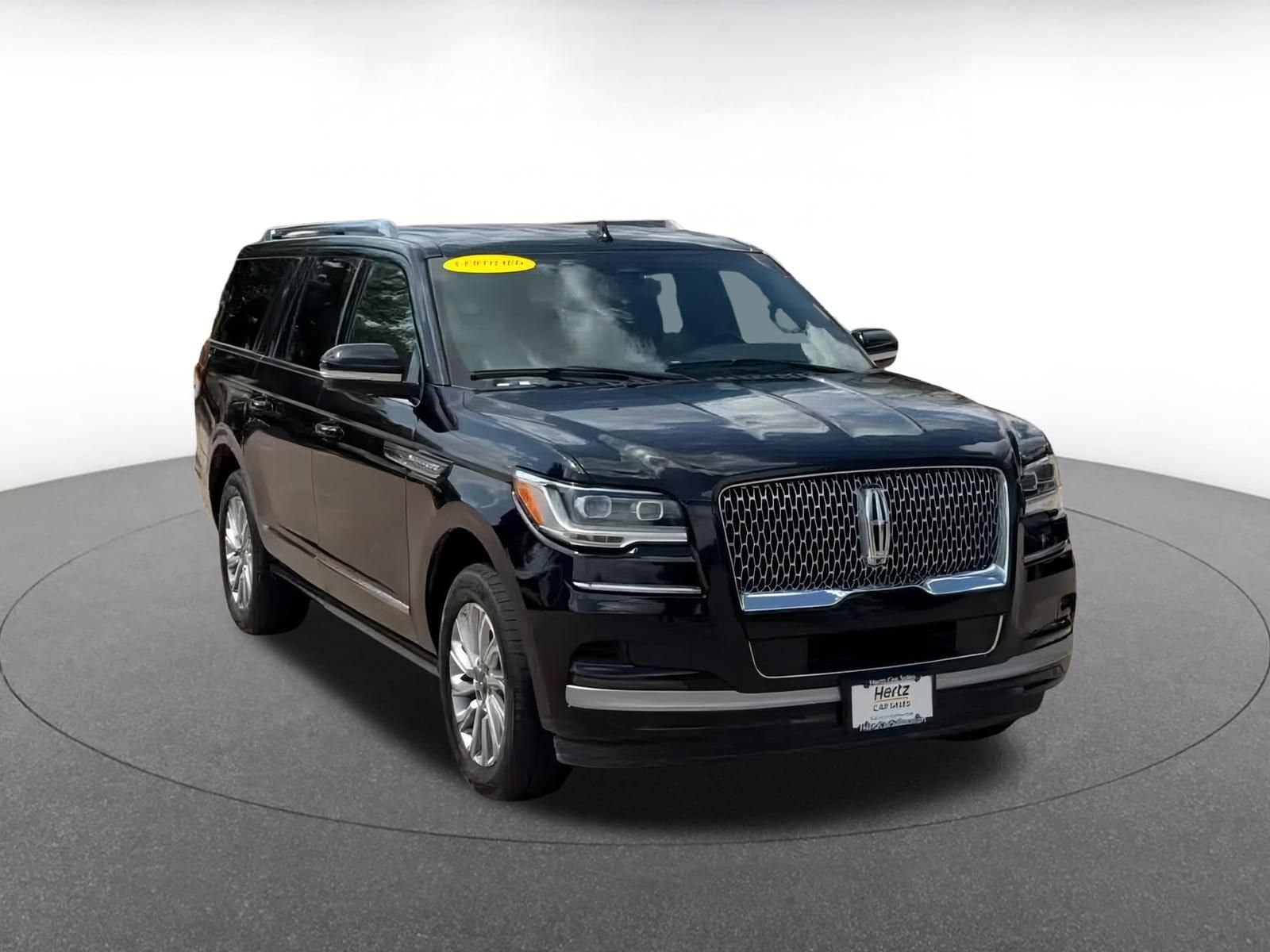 Thumbnail: 2024 Lincoln Navigator L - 3