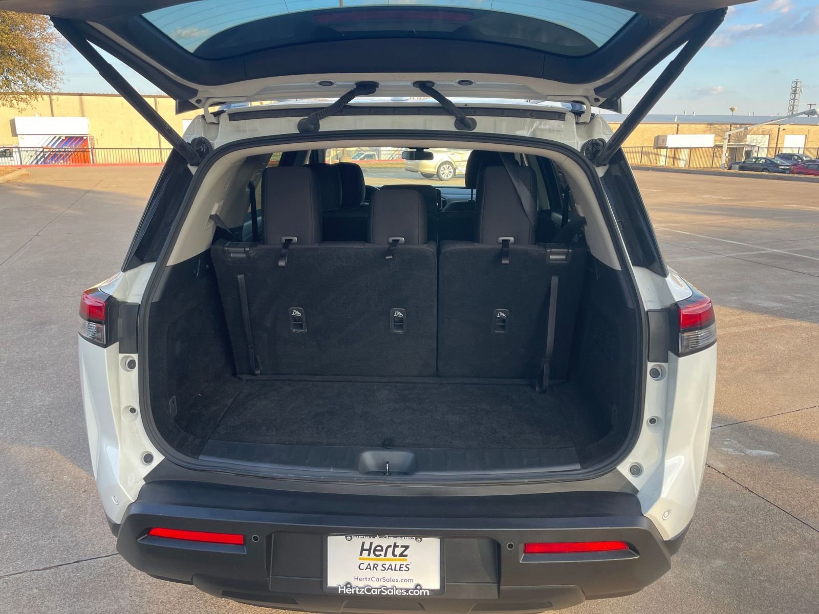 Thumbnail: 2025 Nissan Pathfinder - 34