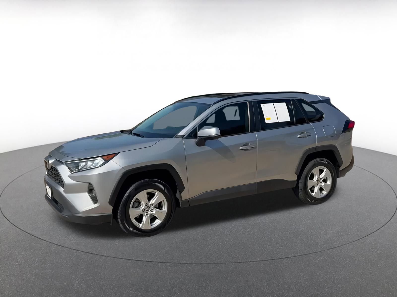 Thumbnail: 2021 Toyota RAV4 - 8