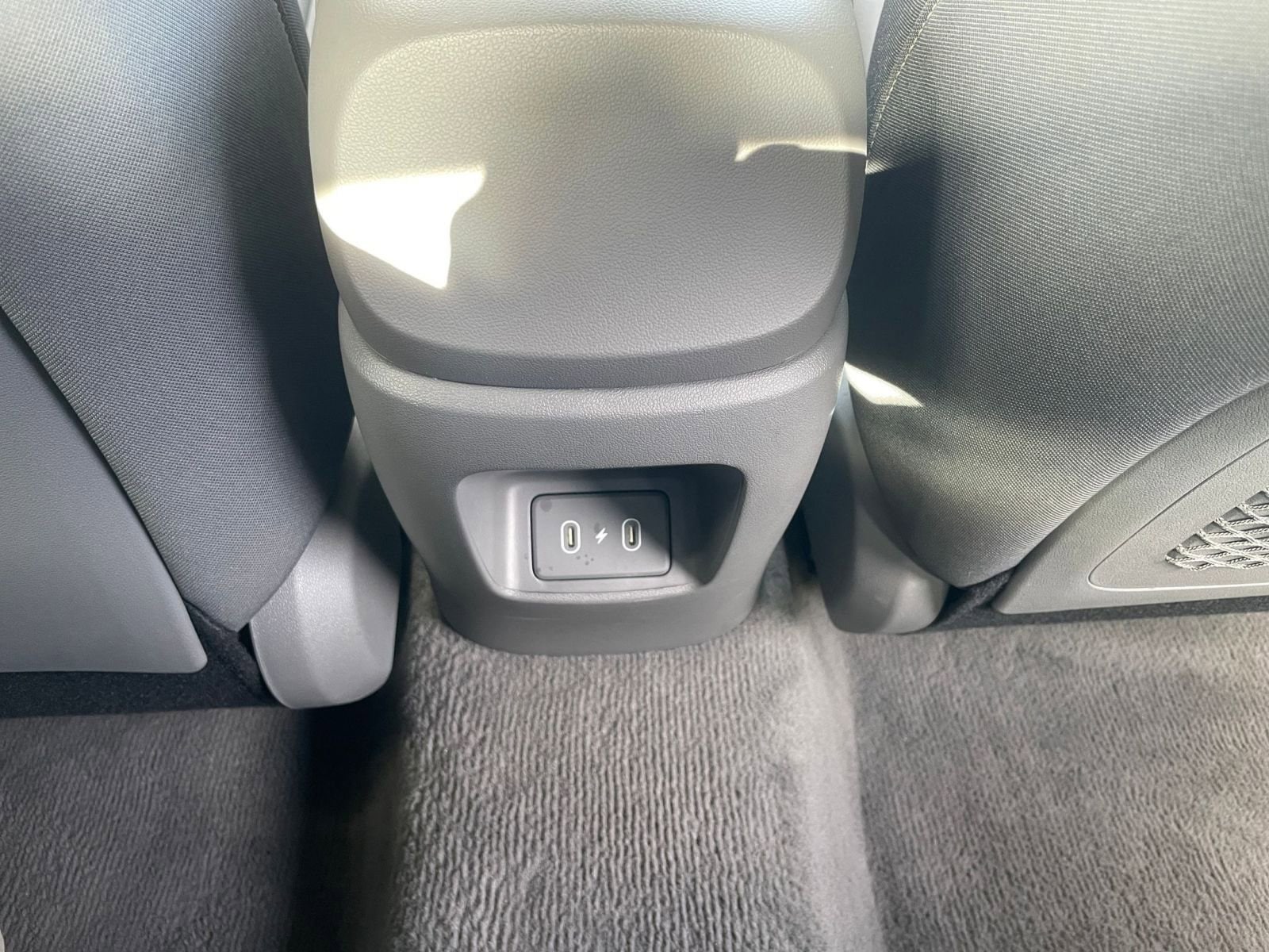 Thumbnail: 2025 Hyundai Elantra - 25