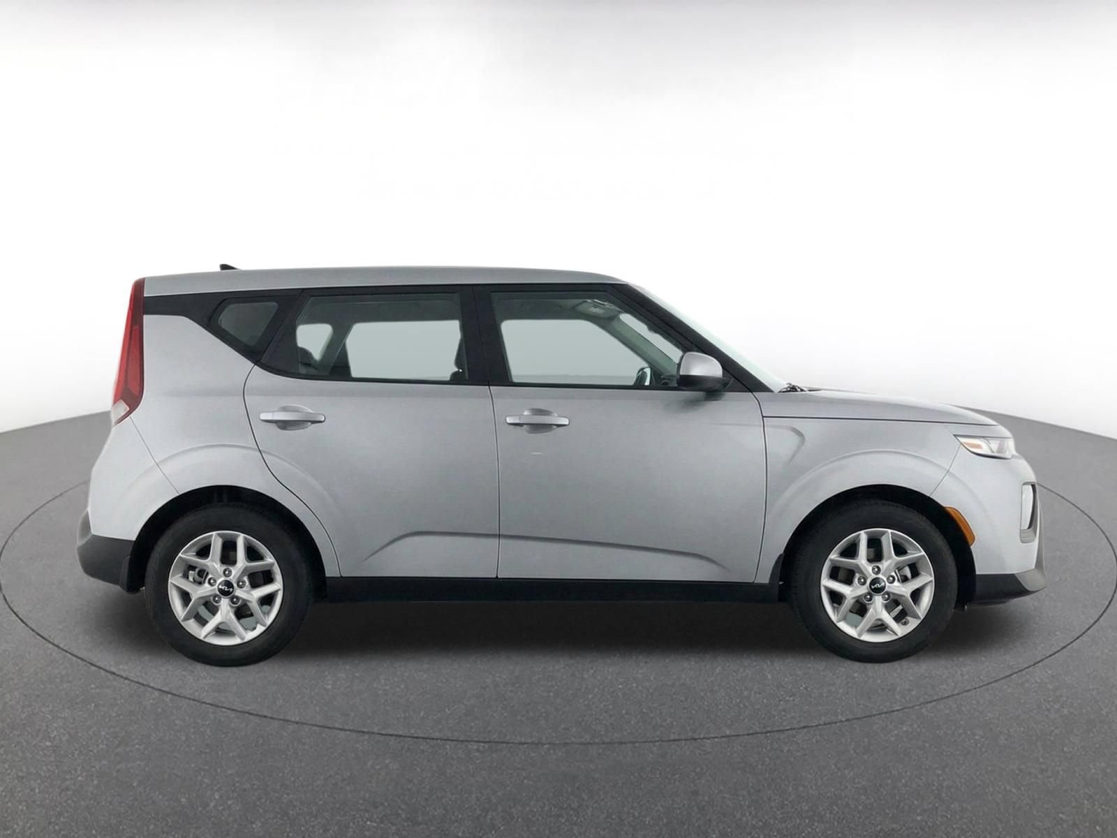 2025 Kia Soul LX - Photo 10