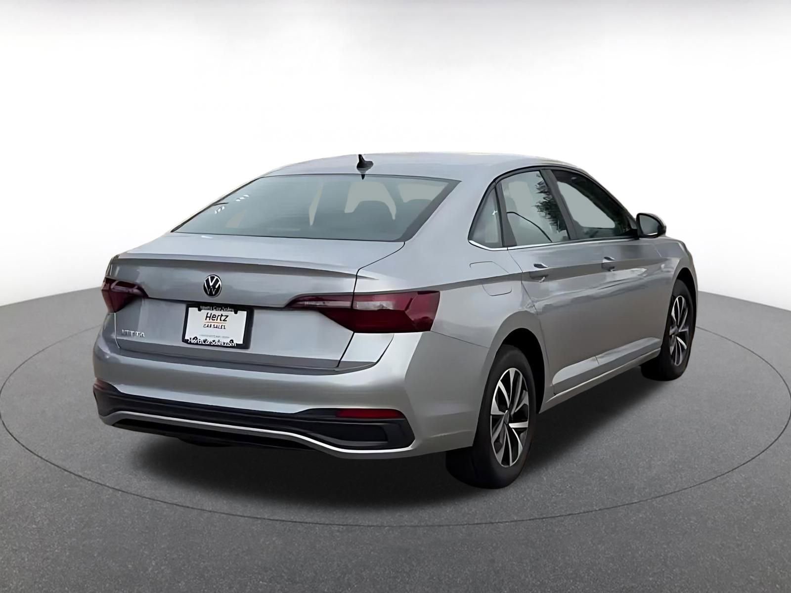 Thumbnail: 2024 Volkswagen Jetta - 9