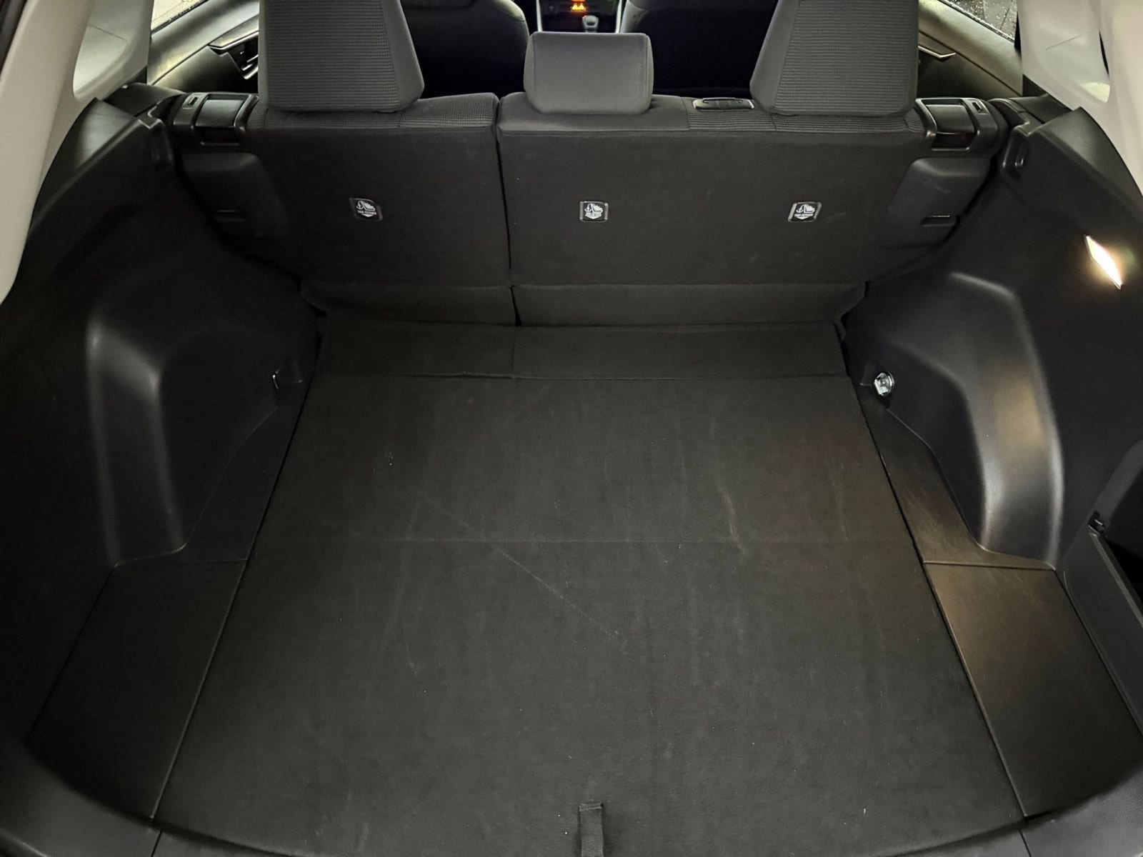 Thumbnail: 2025 Toyota RAV4 - 31