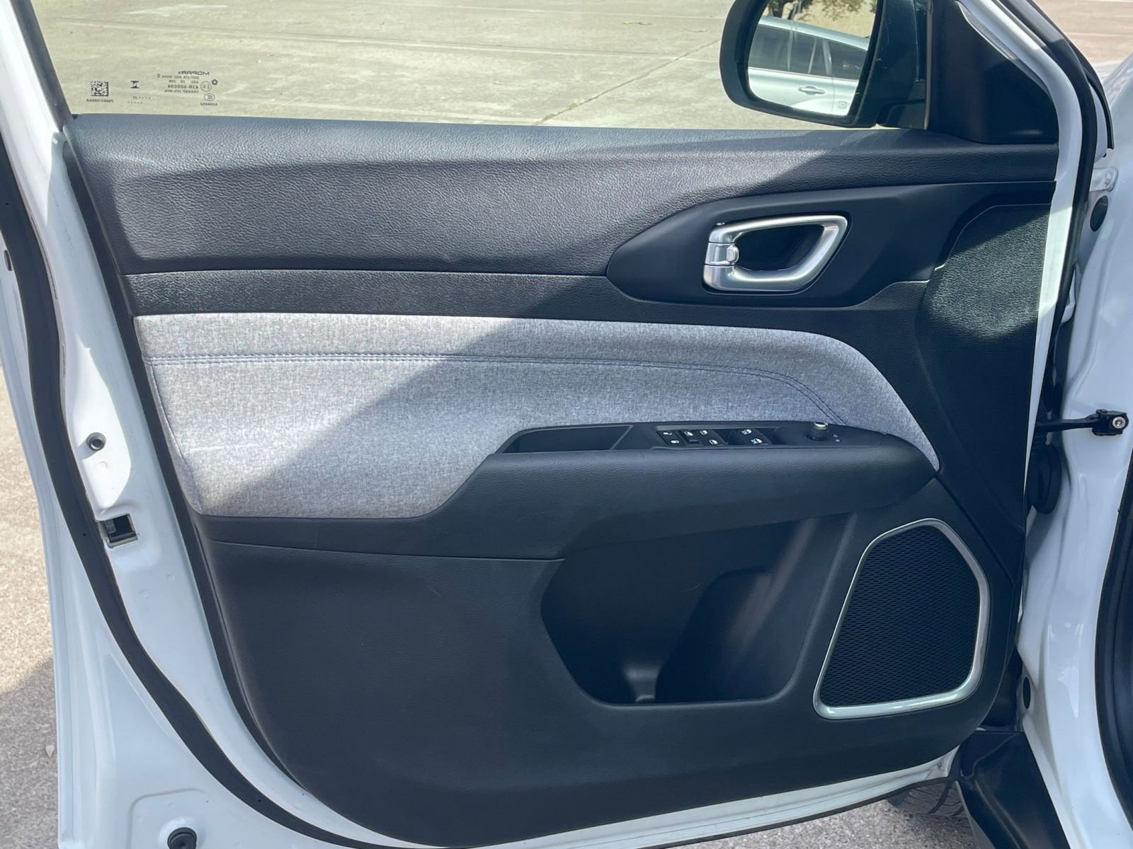 Thumbnail: 2023 Jeep Compass - 20