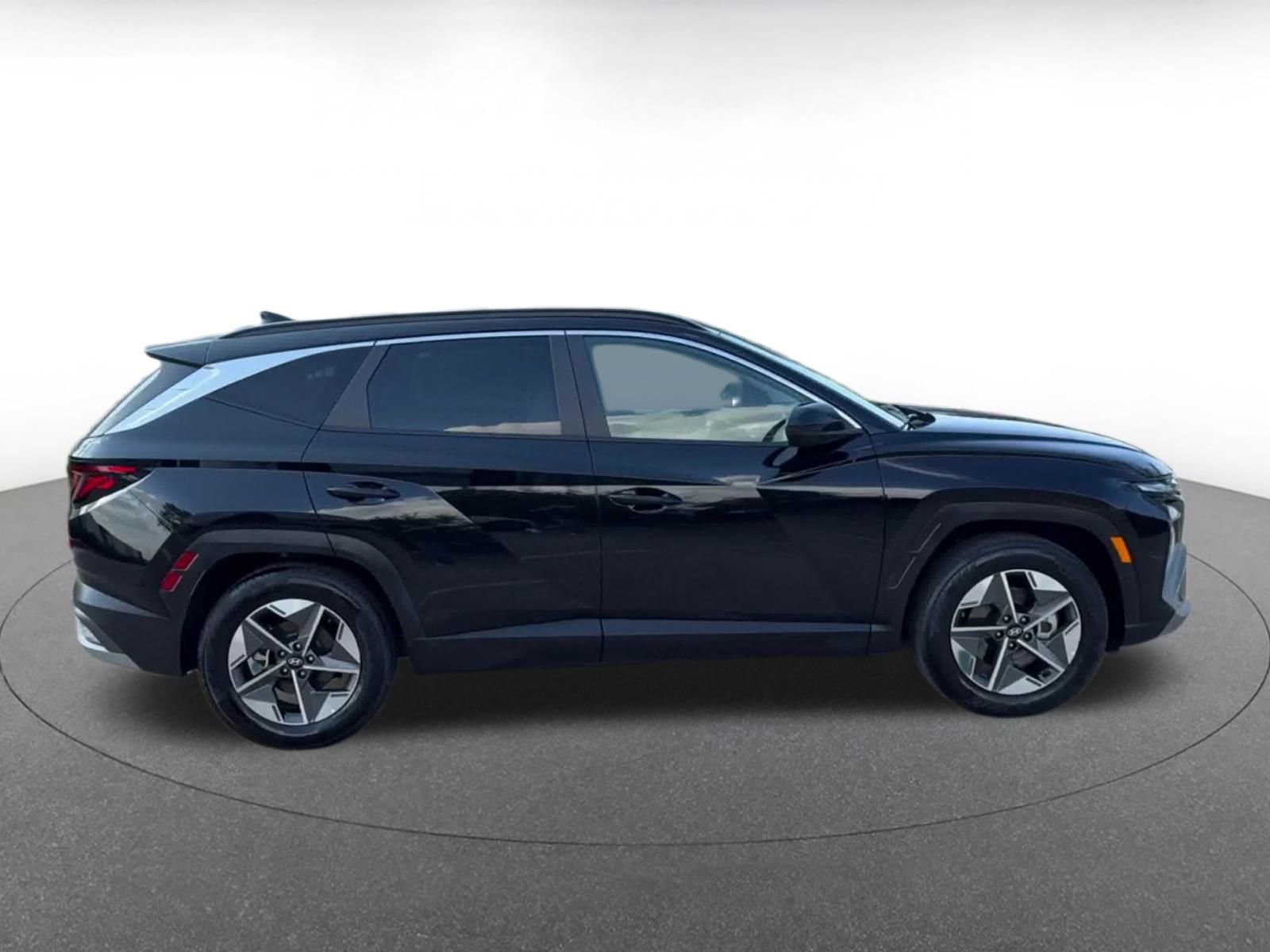 Thumbnail: 2025 Hyundai Tucson - 16