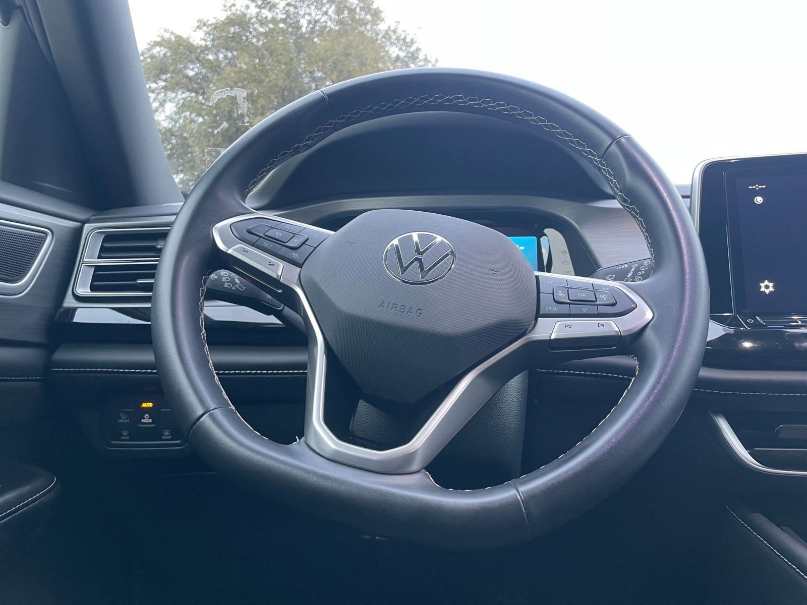 Thumbnail: 2025 Volkswagen Atlas - 28