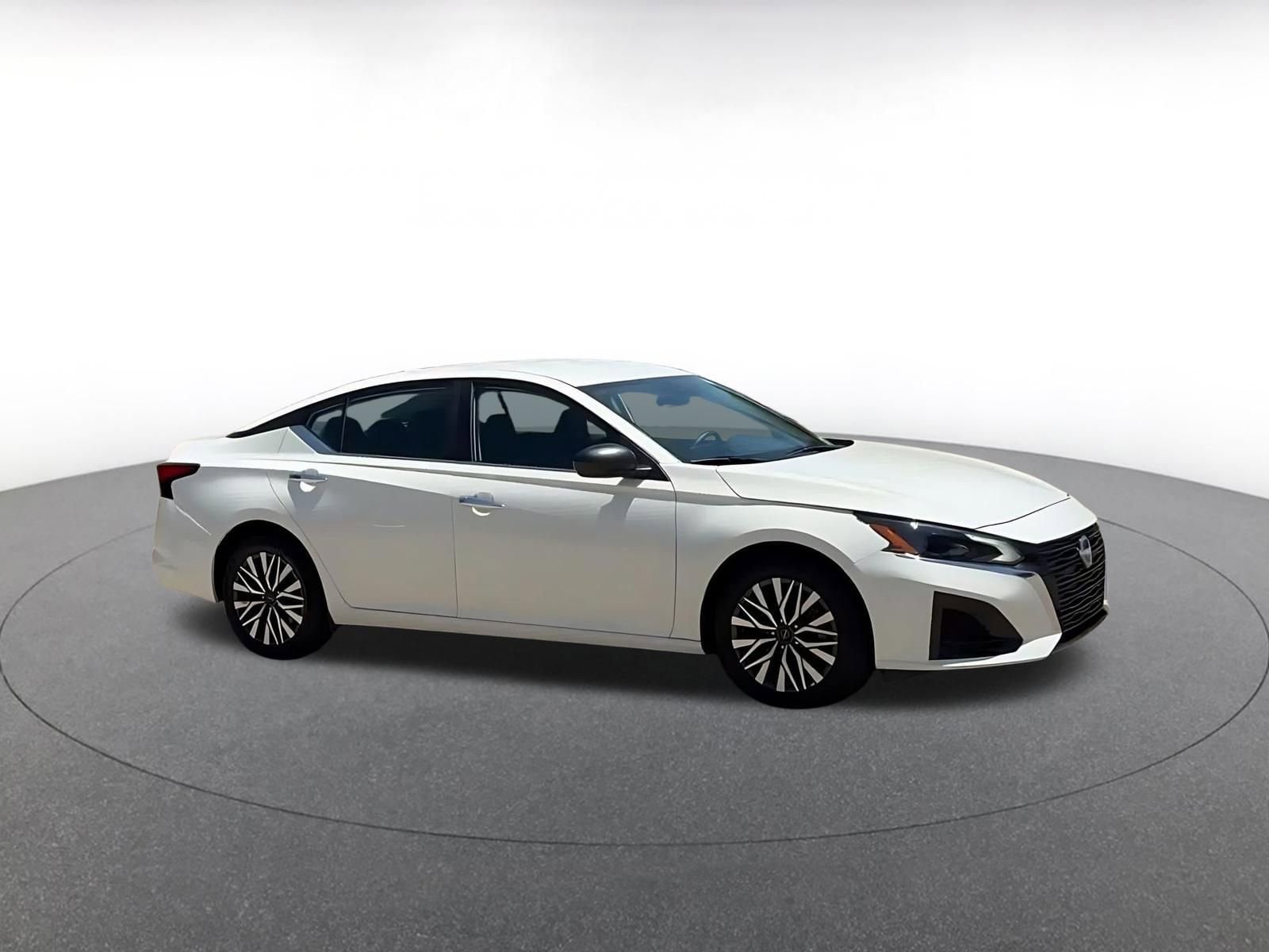Thumbnail: 2025 Nissan Altima - 2
