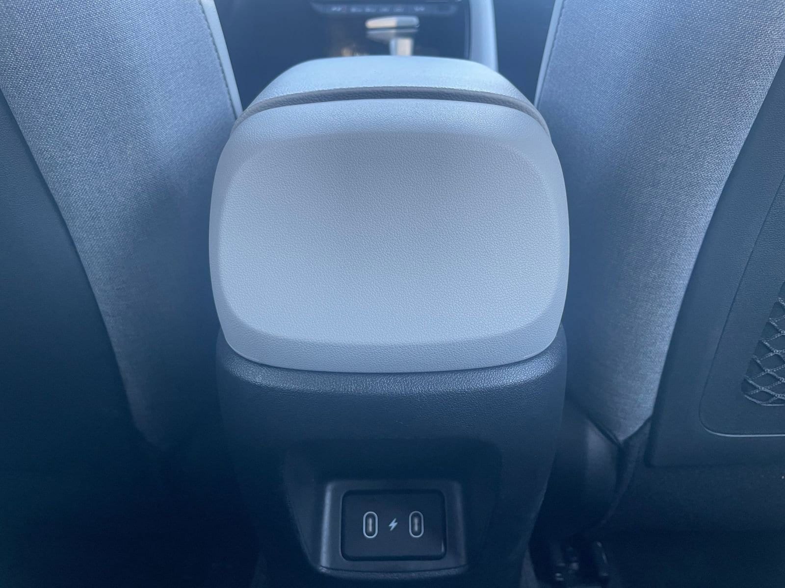 Thumbnail: 2025 Hyundai Elantra - 25