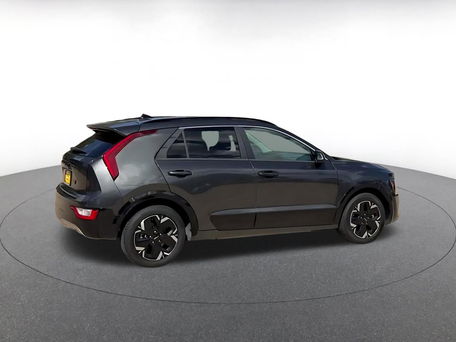Thumbnail: 2024 Kia Niro - 14