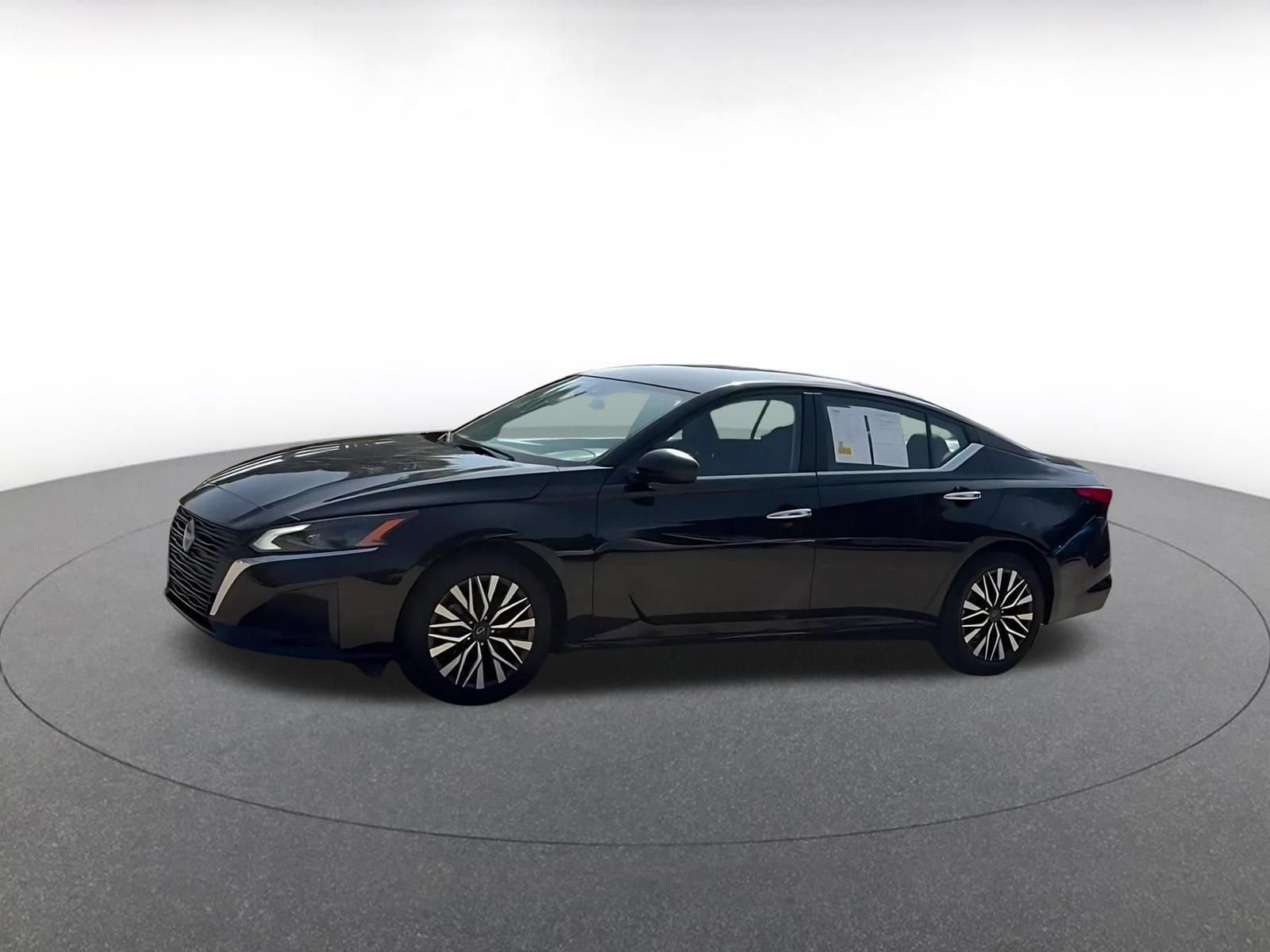 Thumbnail: 2025 Nissan Altima - 8