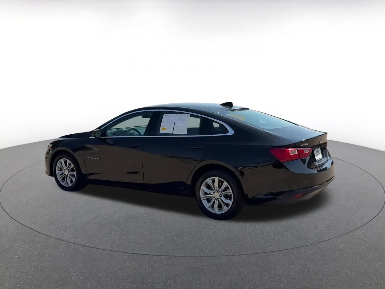 Thumbnail: 2023 Chevrolet Malibu - 10