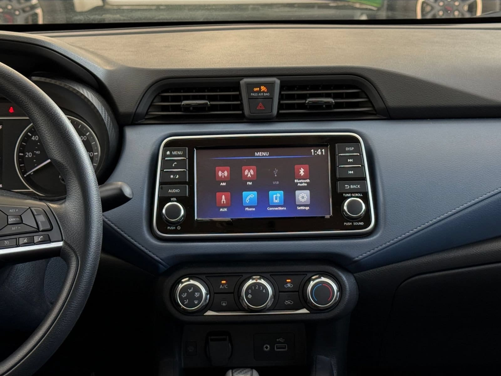 2025 Nissan Versa Sedan SV - Photo 14