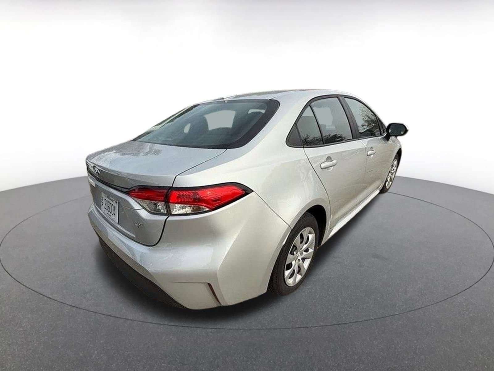 Thumbnail: 2025 Toyota Corolla - 4