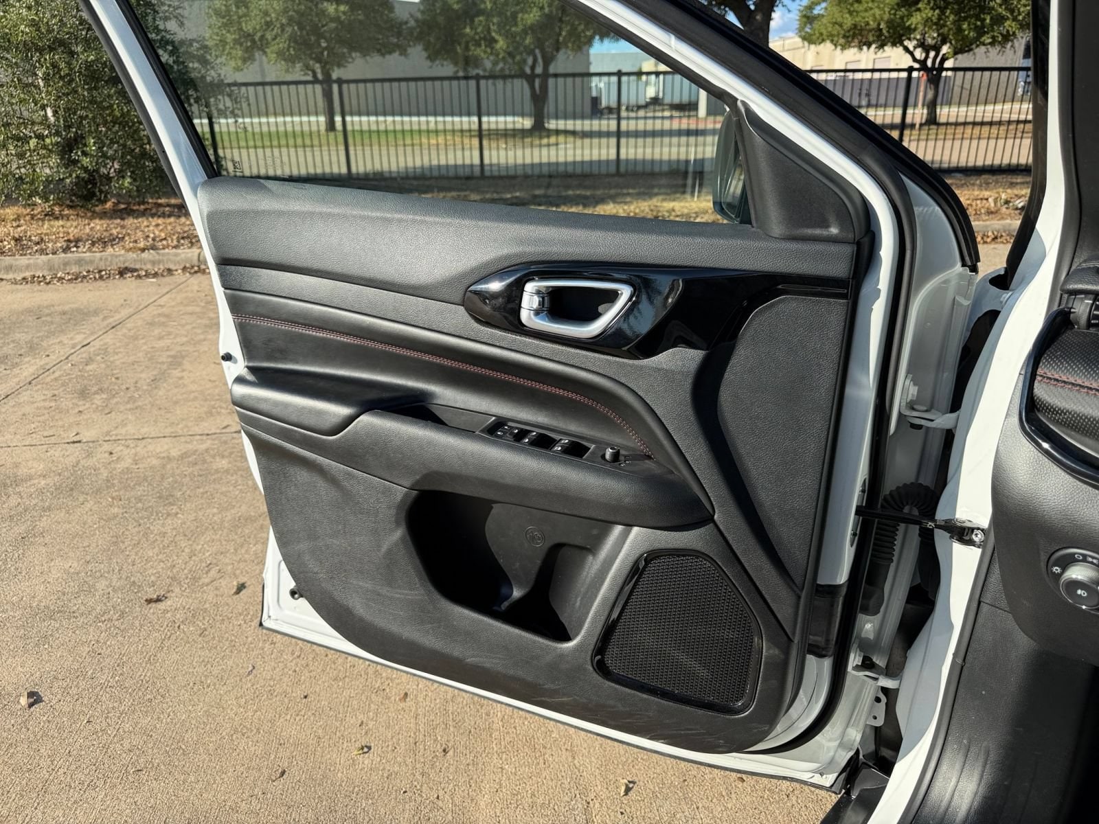 Thumbnail: 2025 Jeep Compass - 18