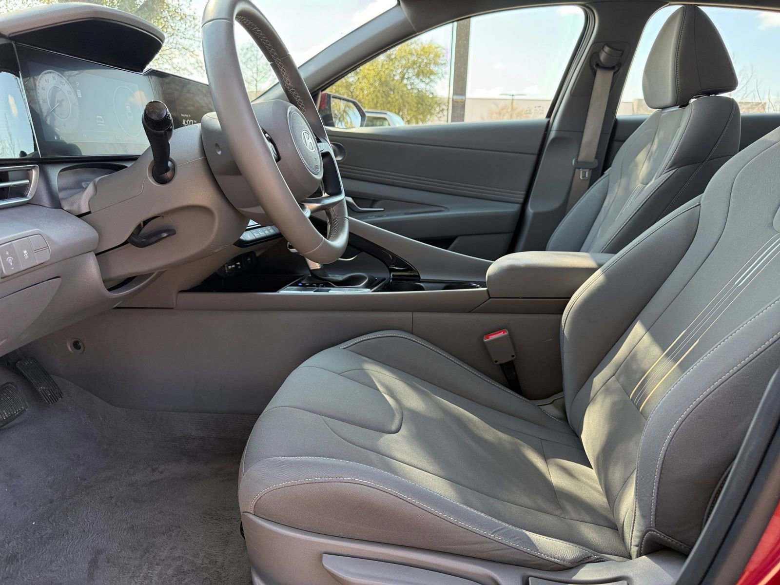 Thumbnail: 2025 Hyundai Elantra - 28