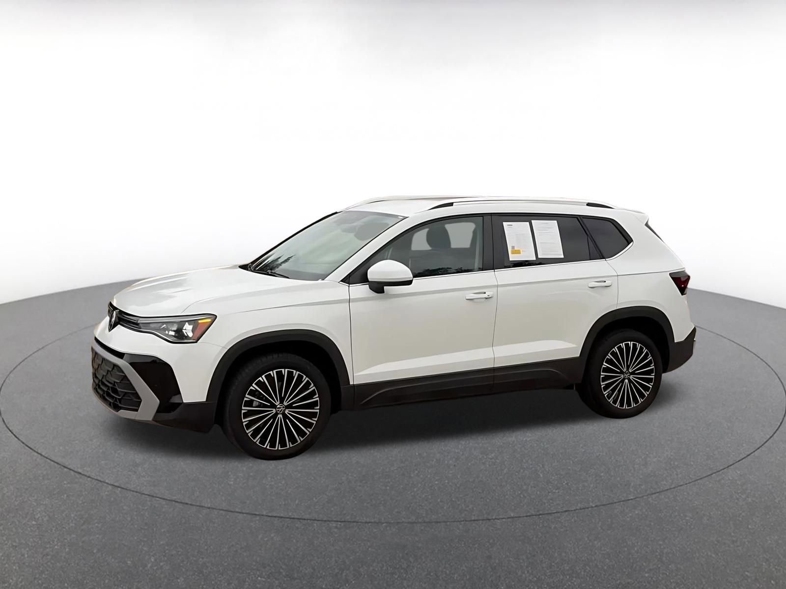 Thumbnail: 2025 Volkswagen Taos - 8