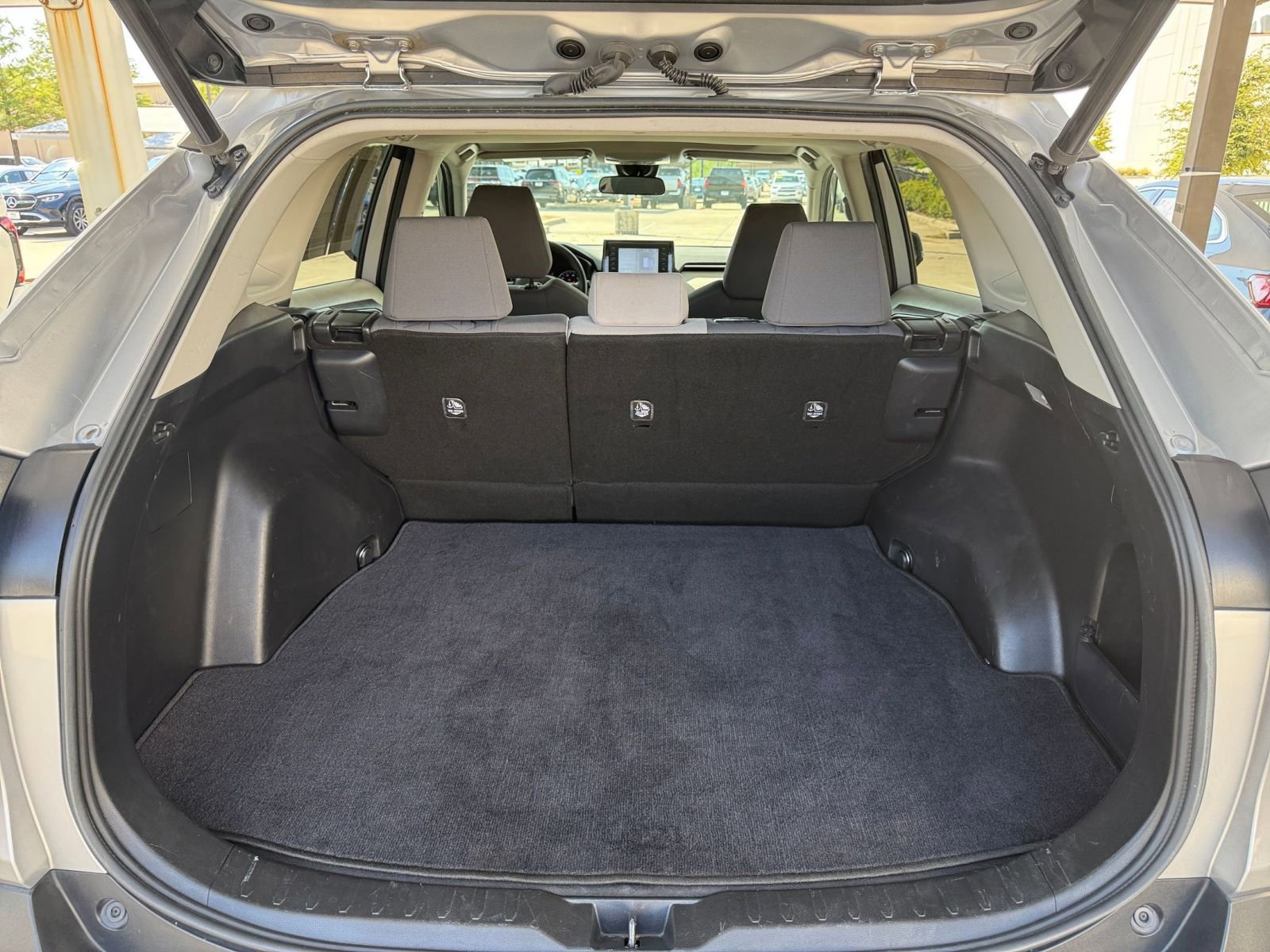 Thumbnail: 2021 Toyota RAV4 - 31