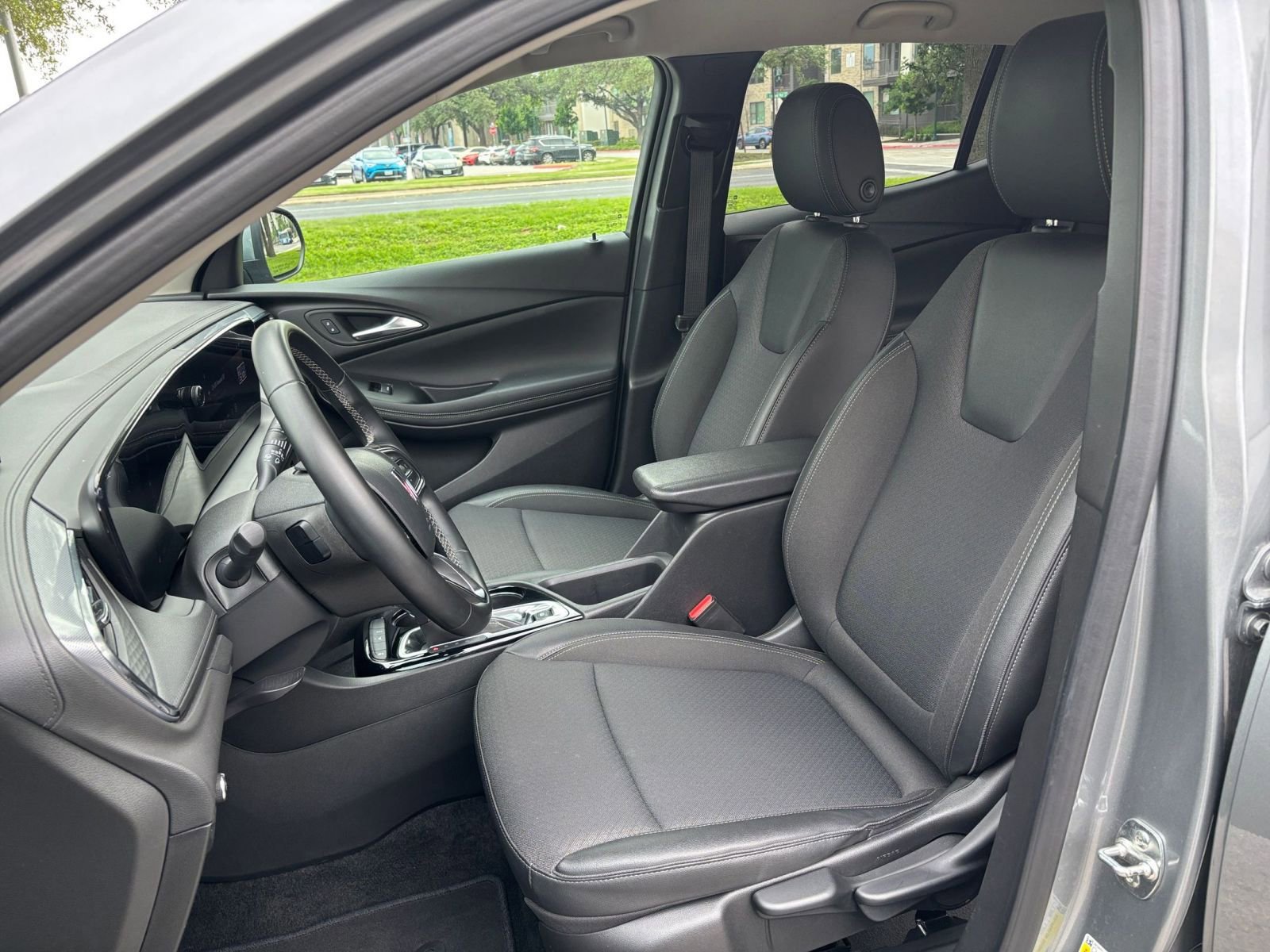 Thumbnail: 2025 Buick Encore GX - 31