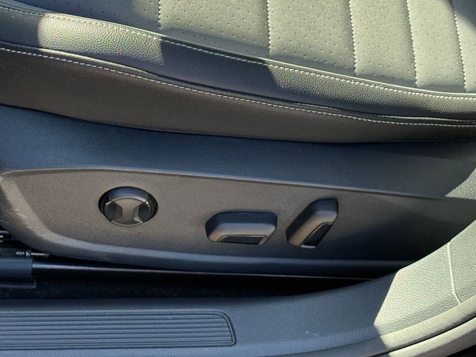 Thumbnail: 2025 Volkswagen Jetta - 24