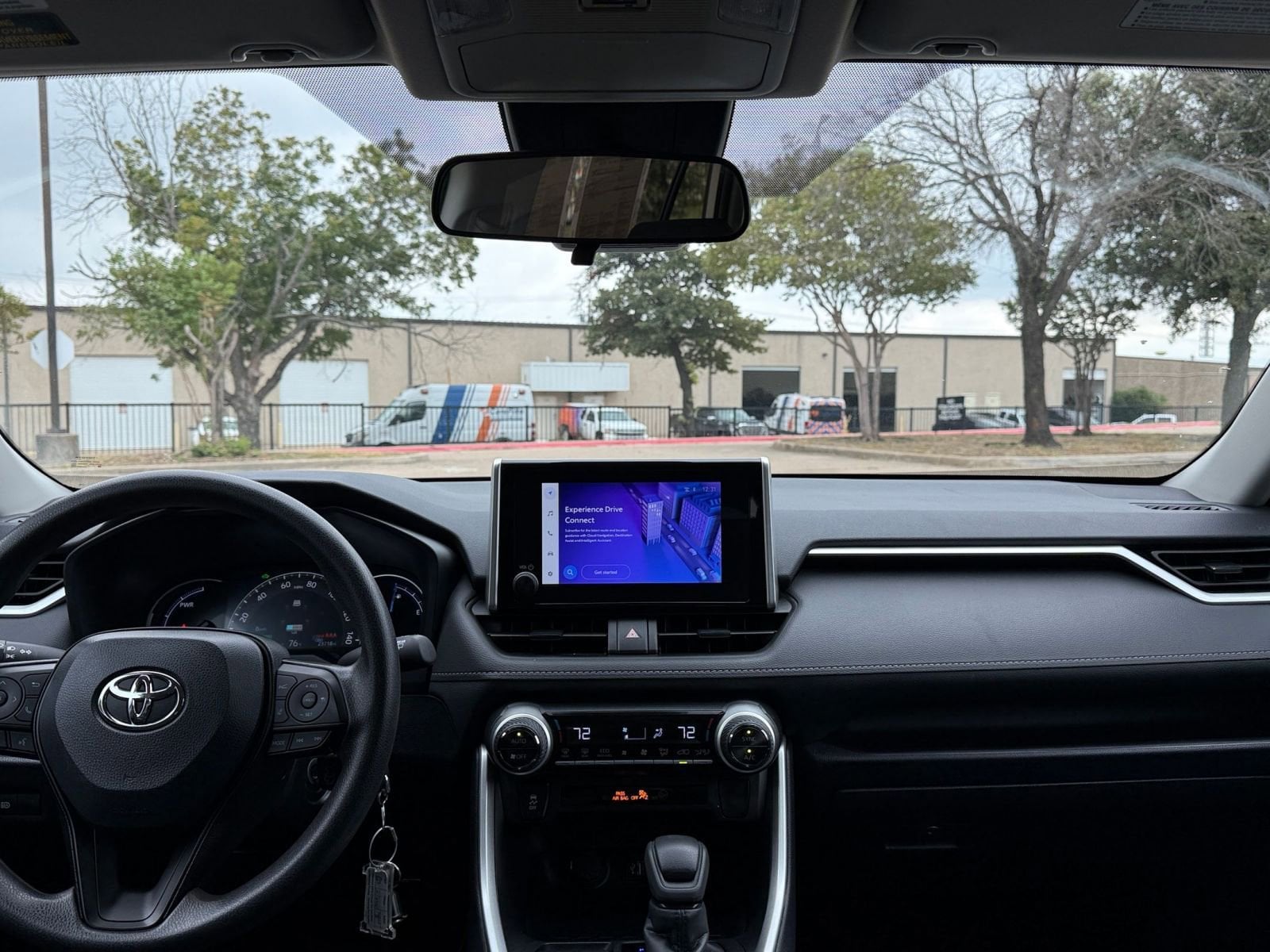 Thumbnail: 2025 Toyota RAV4 - 33