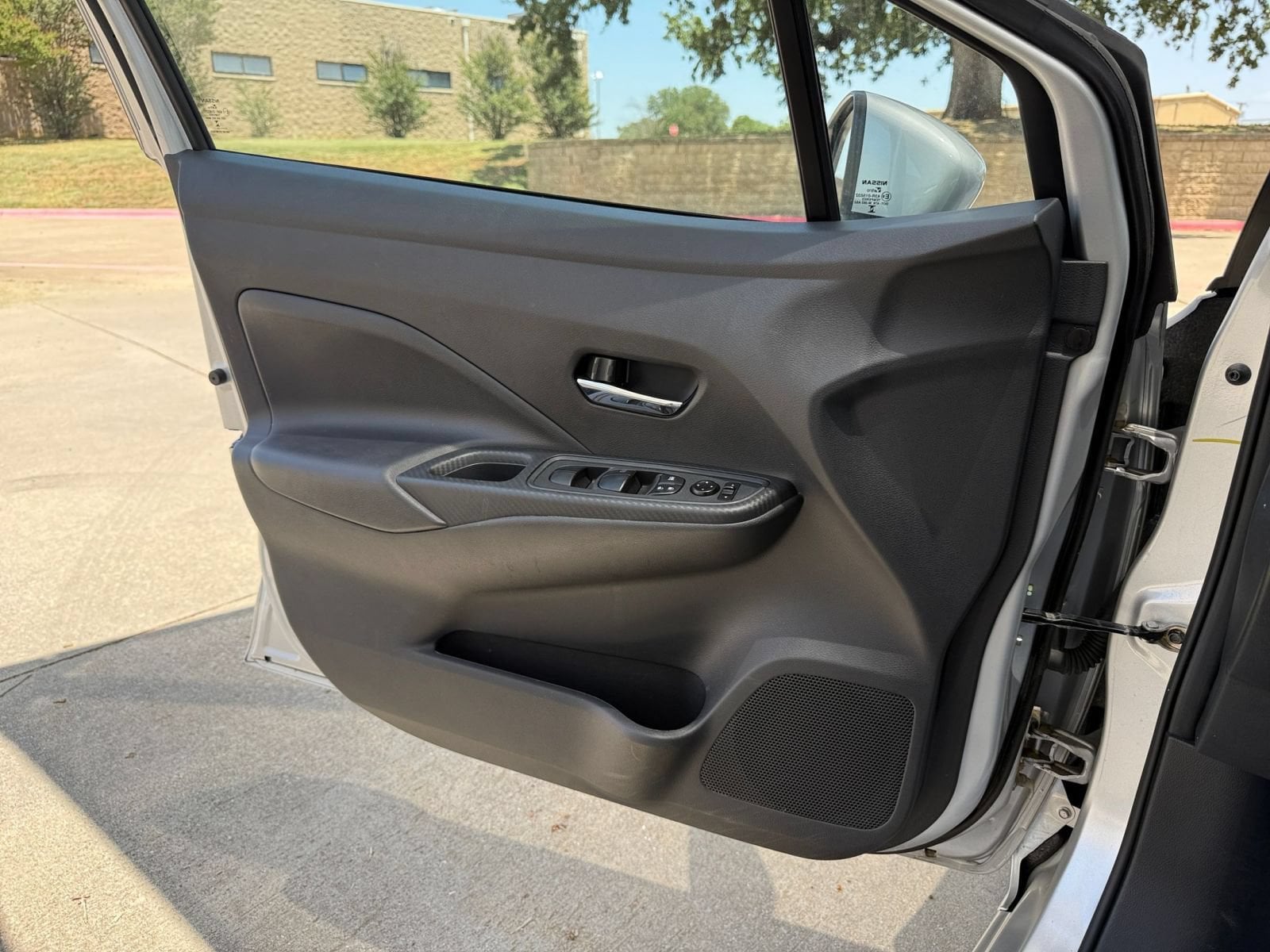 2025 Nissan Versa Sedan SV - Photo 18