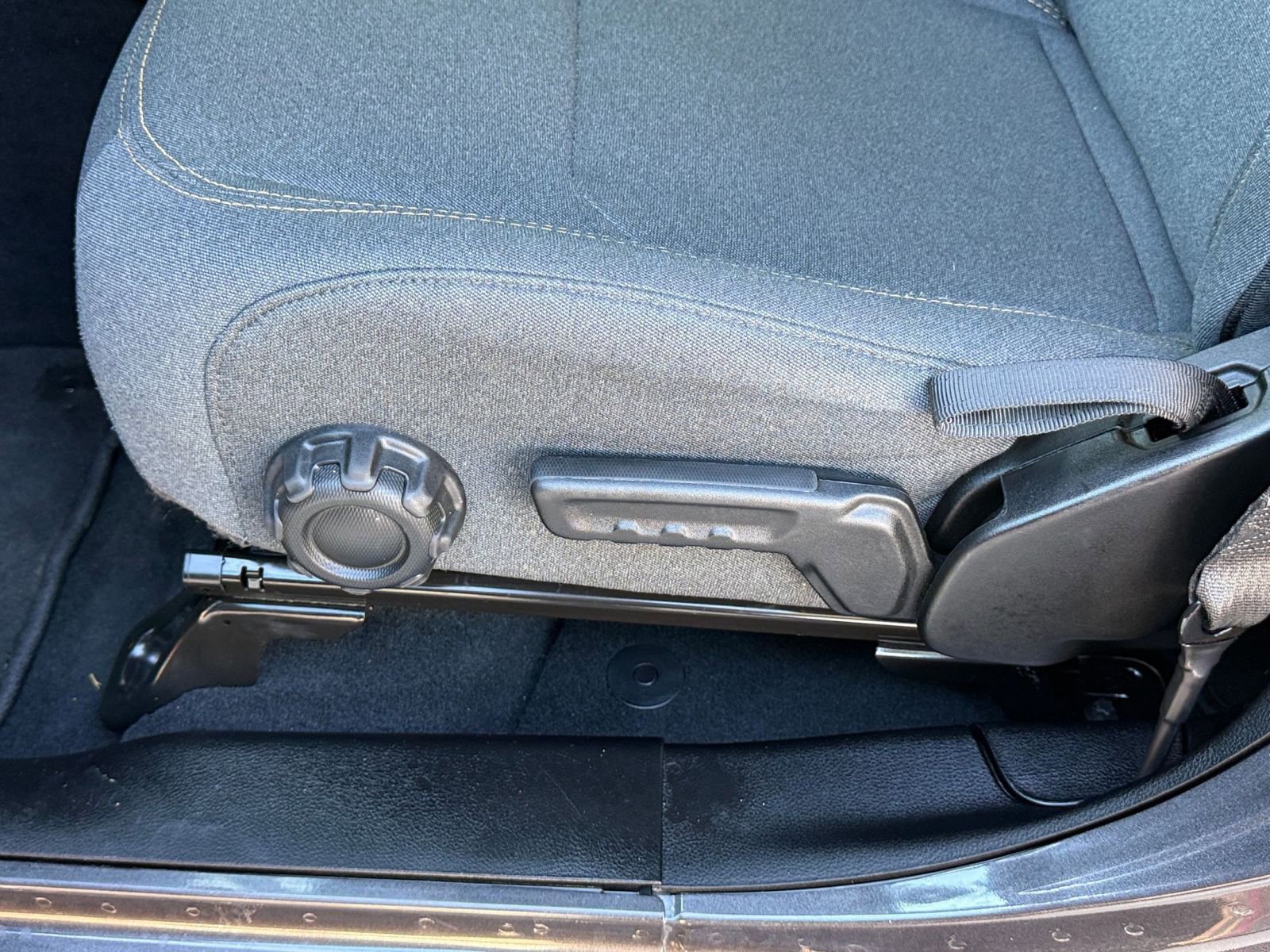 Thumbnail: 2025 Jeep Wrangler - 23