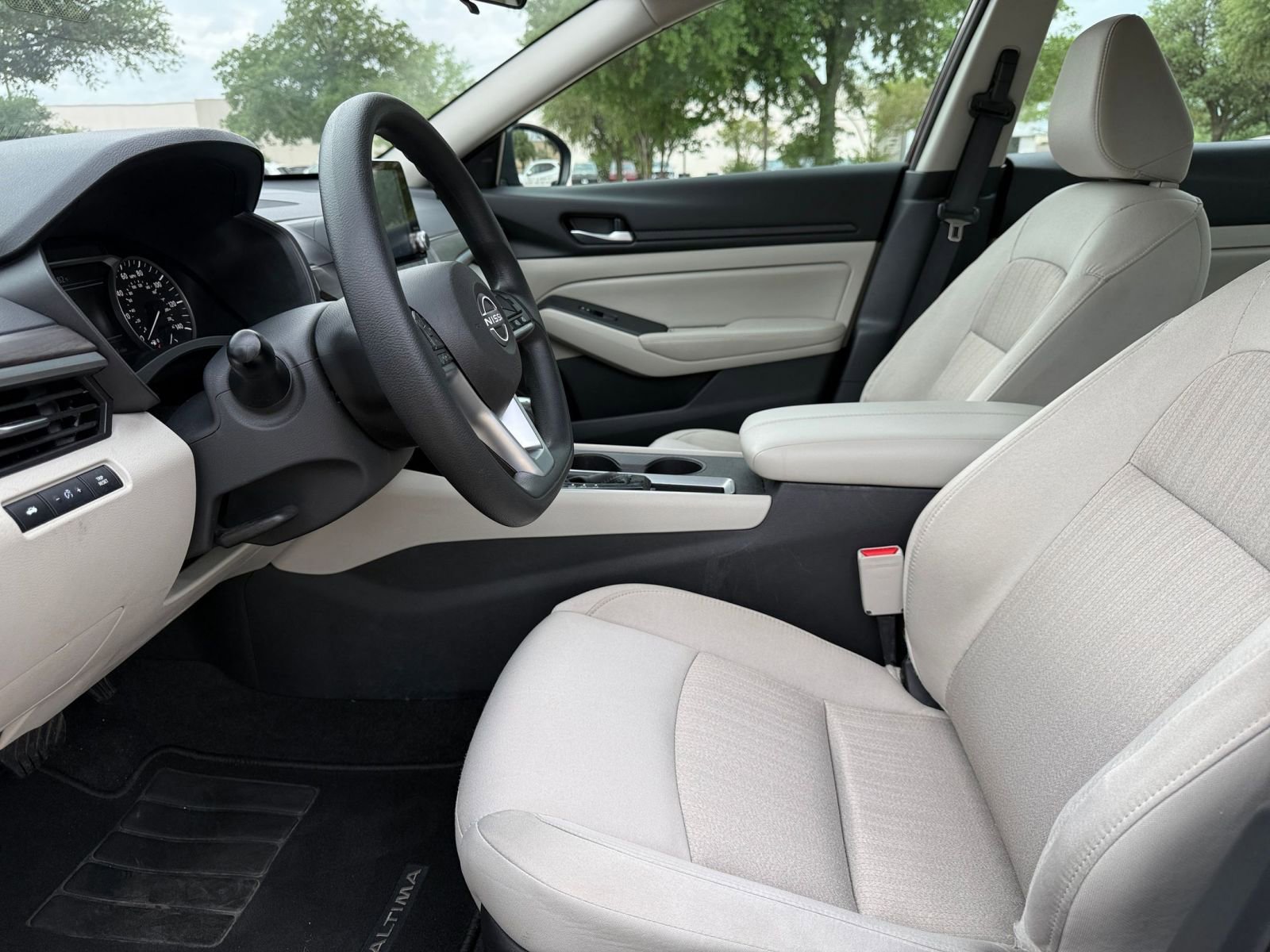 Thumbnail: 2025 Nissan Altima - 27