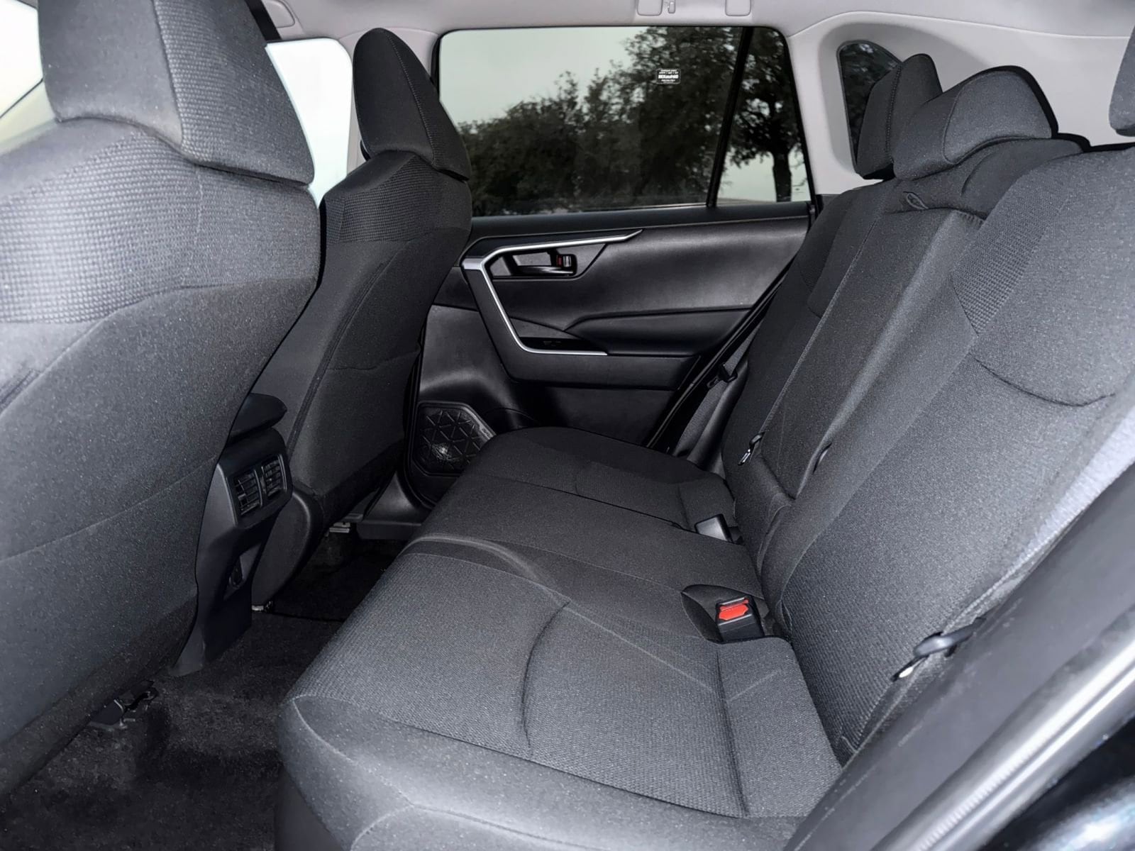 Thumbnail: 2025 Toyota RAV4 - 25