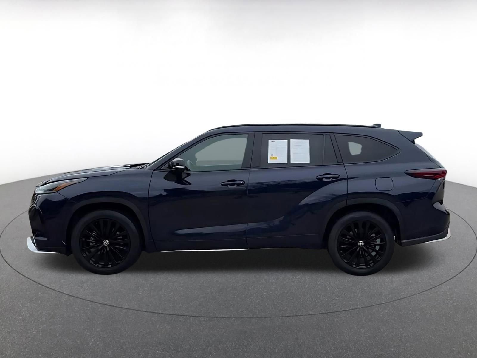 Thumbnail: 2024 Toyota Highlander - 9