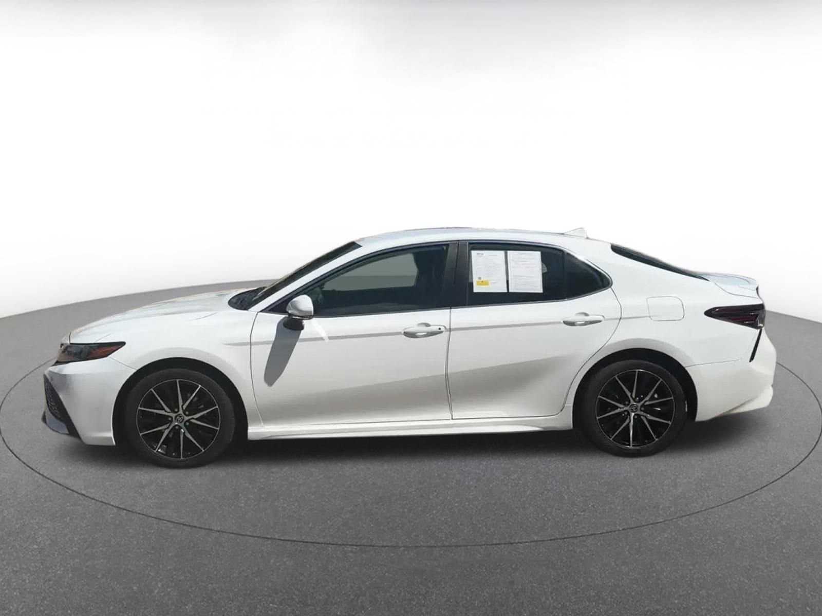 2022 Toyota Camry SE 8