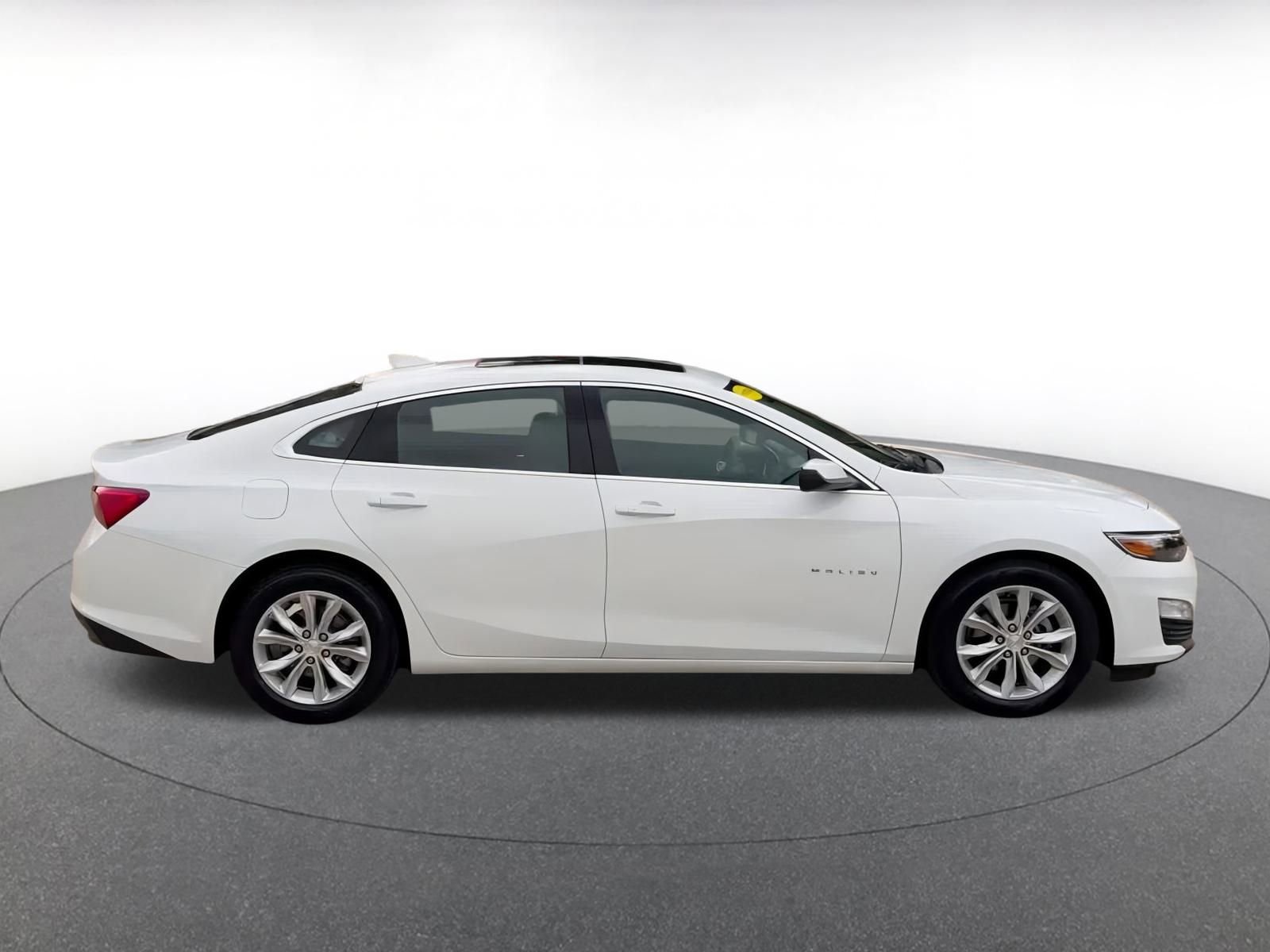 Thumbnail: 2024 Chevrolet Malibu - 16