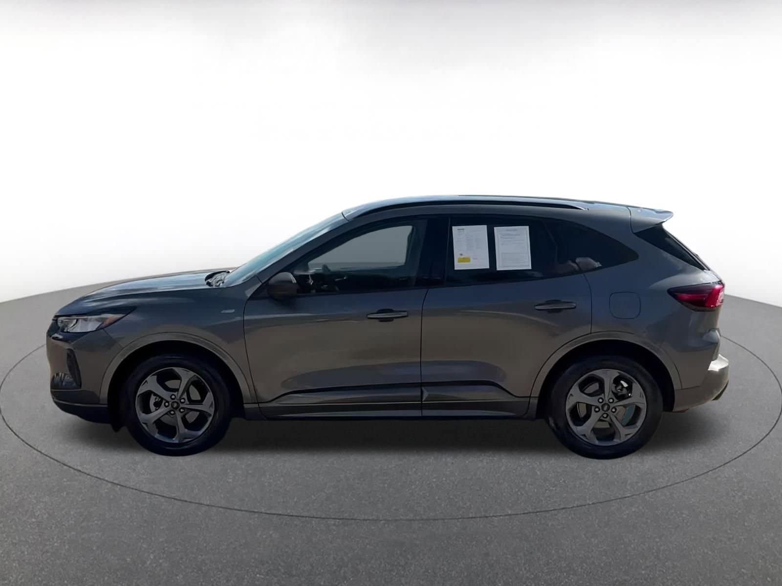 Thumbnail: 2023 Ford Escape - 9