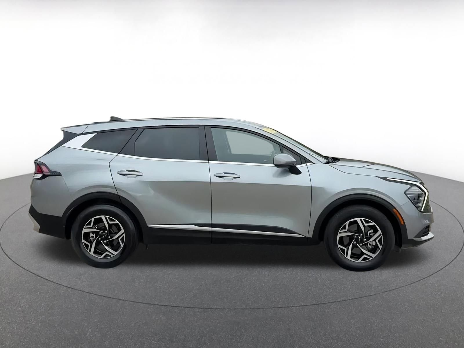 2024 Kia Sportage LX 16