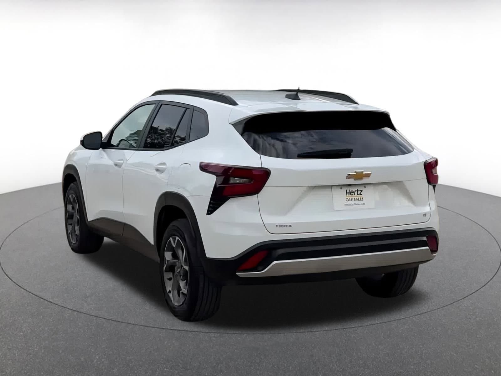 Thumbnail: 2025 Chevrolet Trax - 4