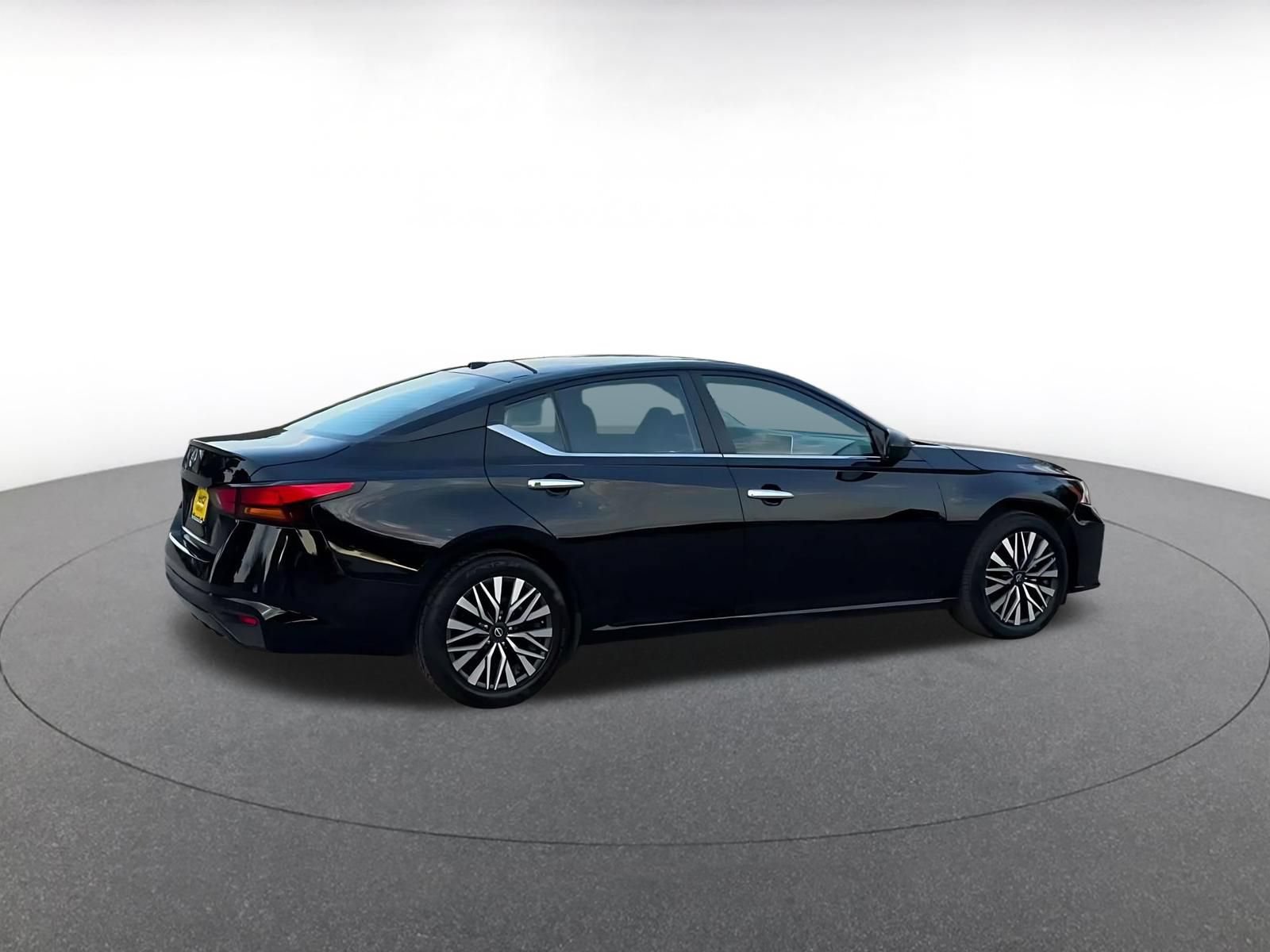 Thumbnail: 2025 Nissan Altima - 14