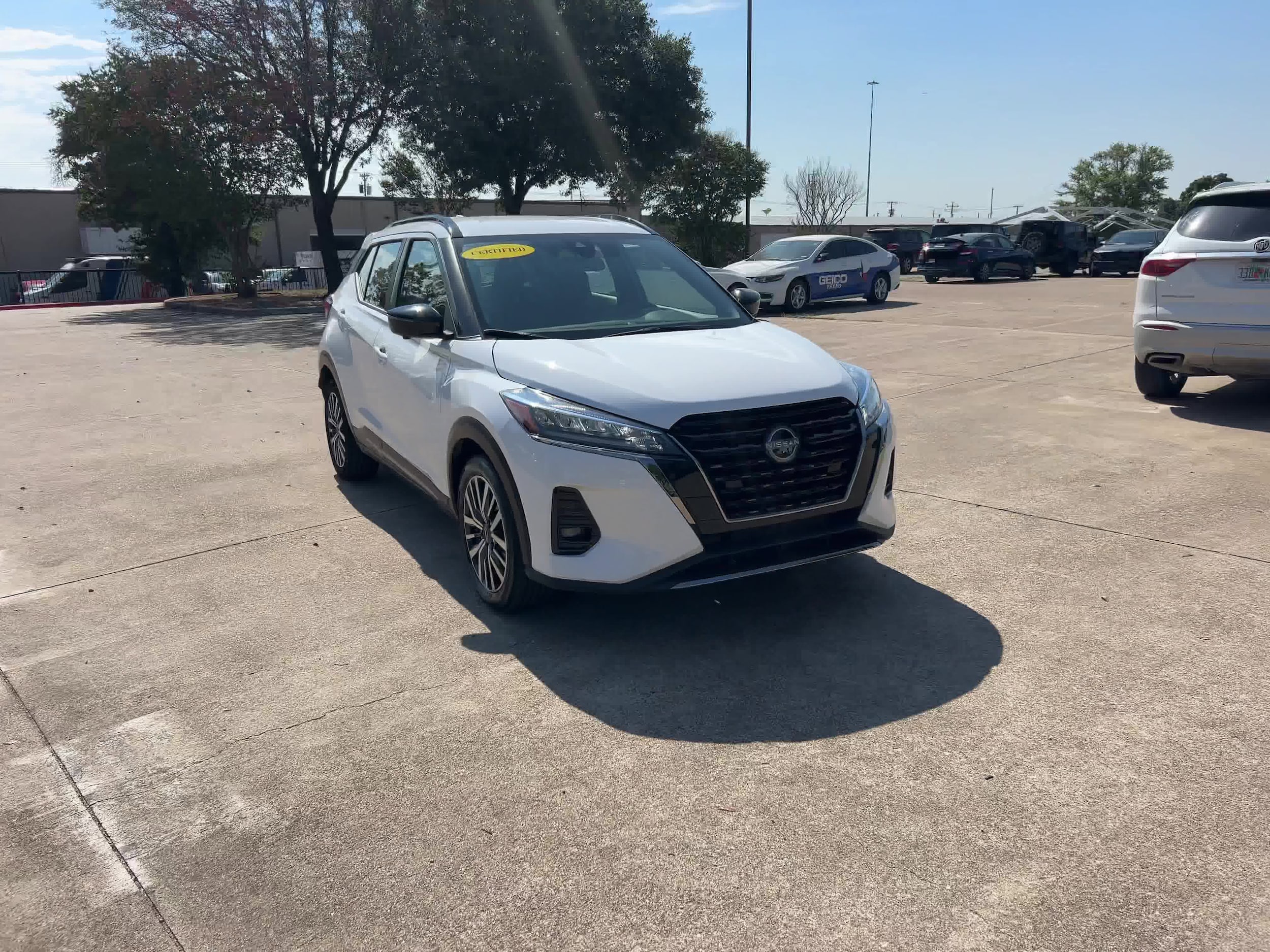 2024 Nissan Kicks SR 3