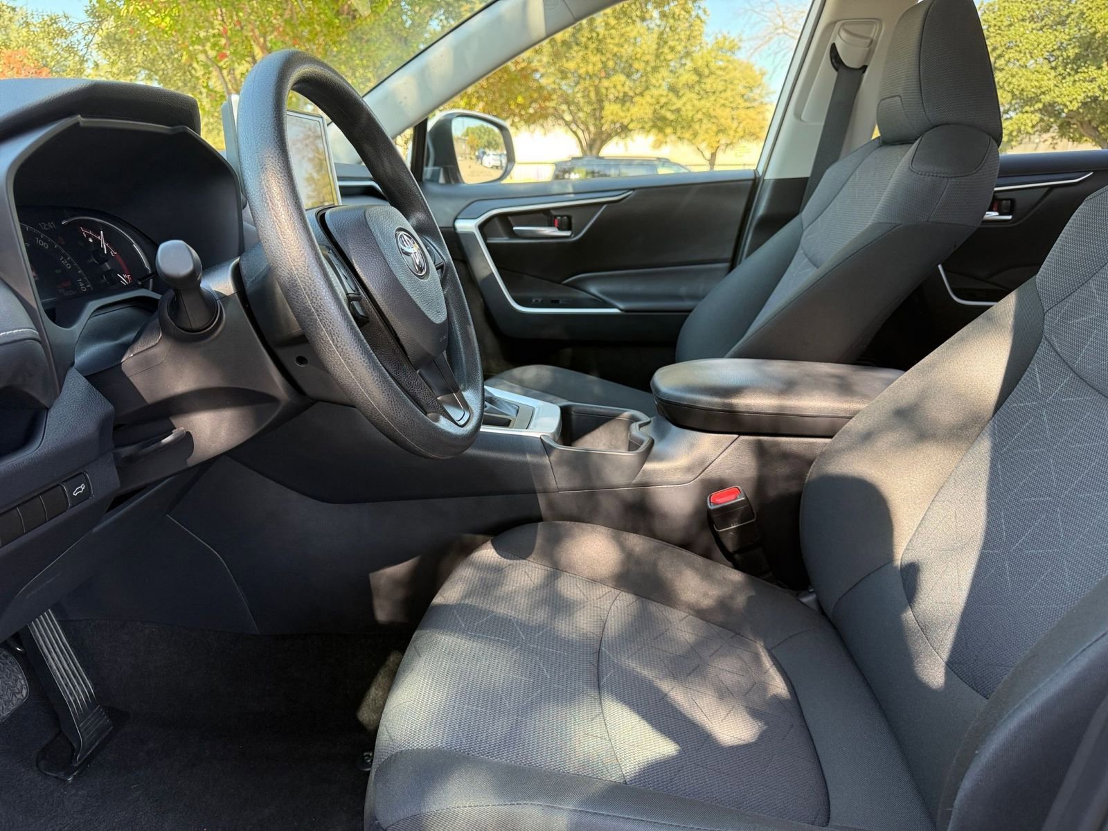 Thumbnail: 2025 Toyota RAV4 - 27