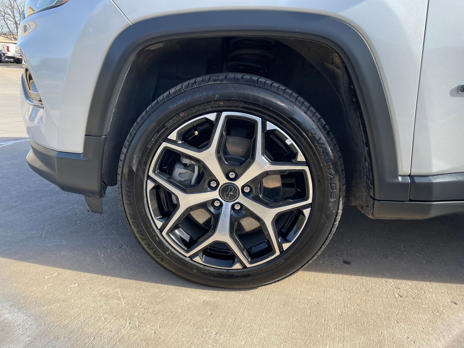 Thumbnail: 2025 Jeep Compass - 32