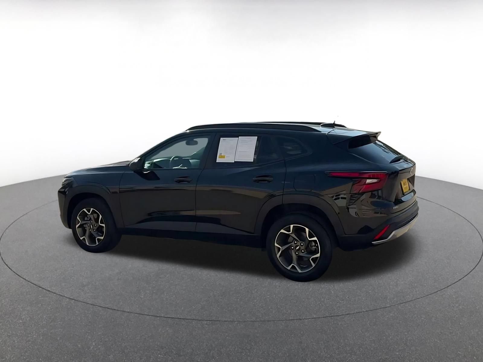 Thumbnail: 2025 Chevrolet Trax - 9
