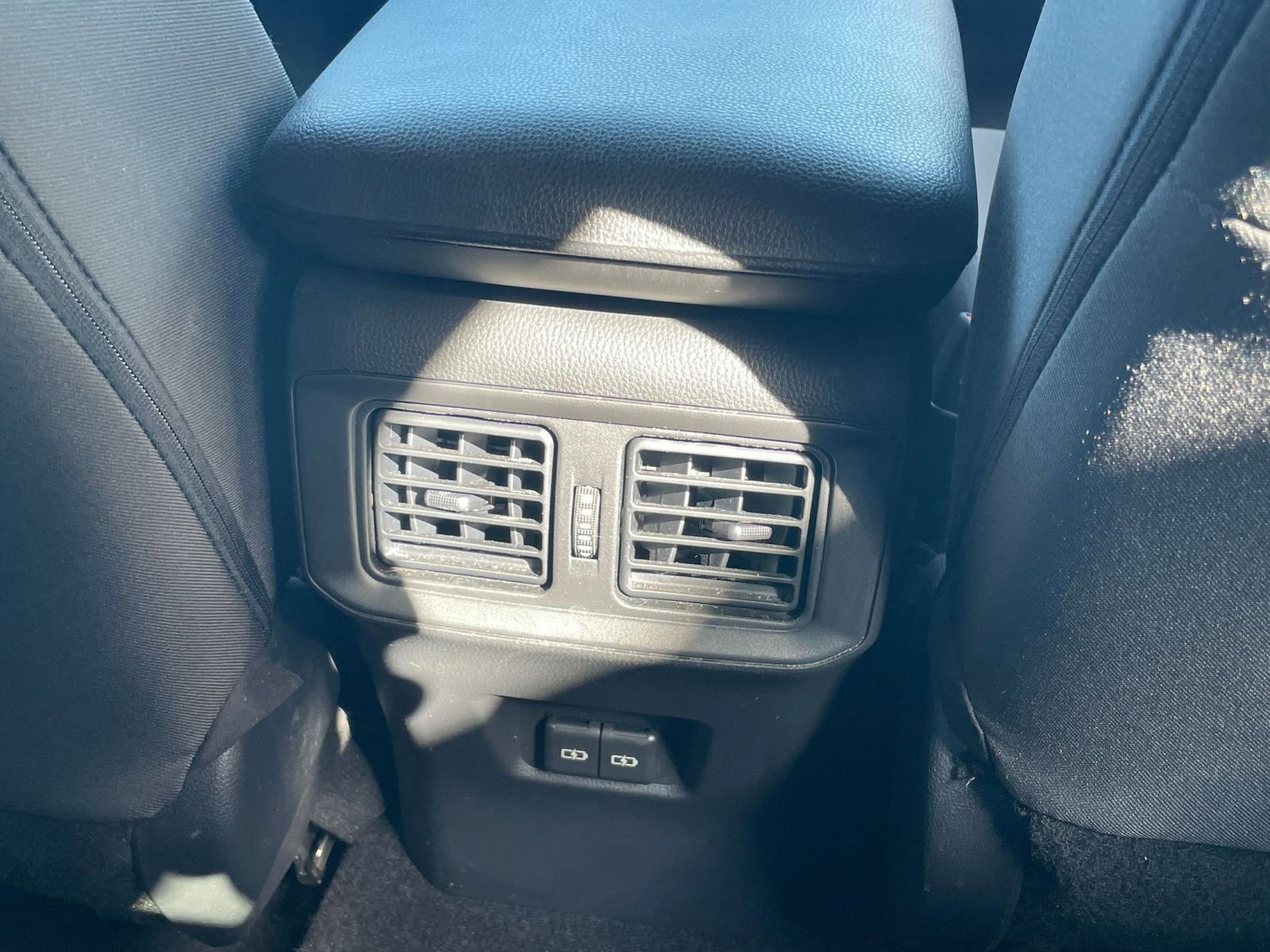 Thumbnail: 2025 Toyota RAV4 - 25