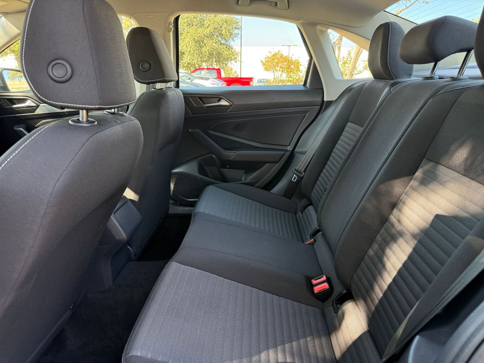 Thumbnail: 2025 Volkswagen Jetta - 25